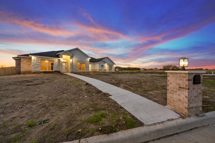 167 Whitsett Road Lorena TX 76655