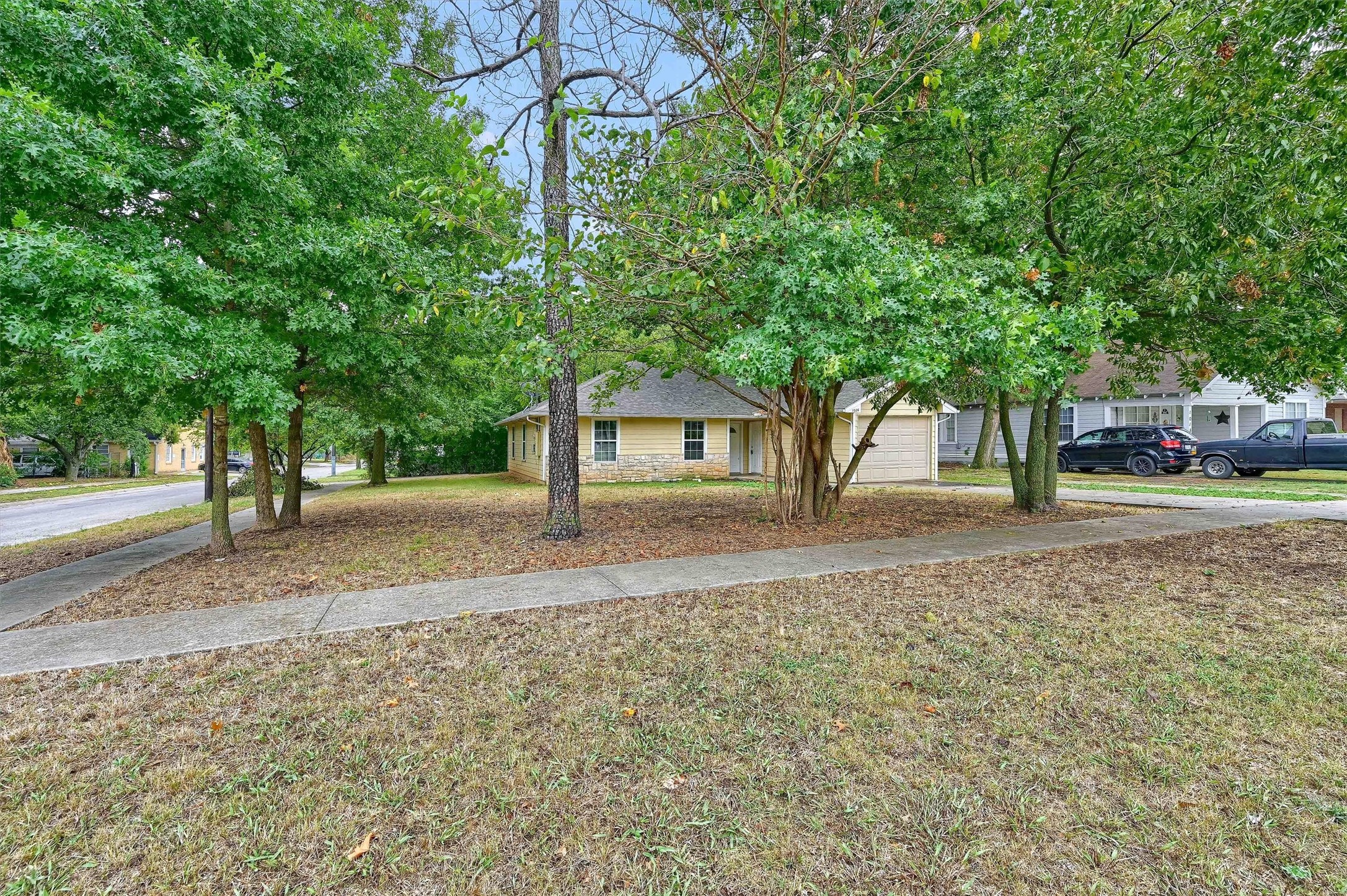 1026 E Chaffin Street Sherman TX 75090