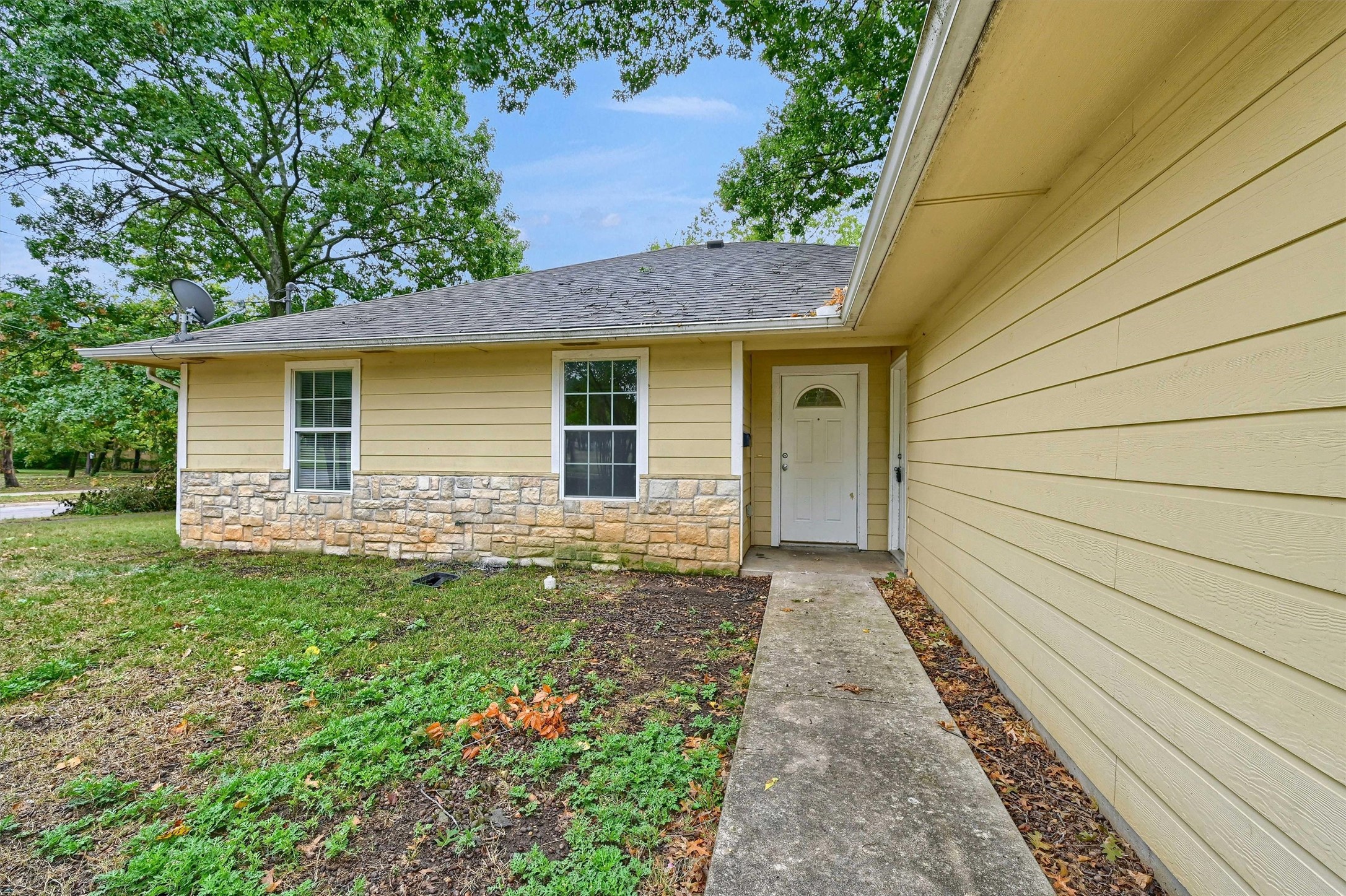 1026 E Chaffin Street Sherman TX 75090