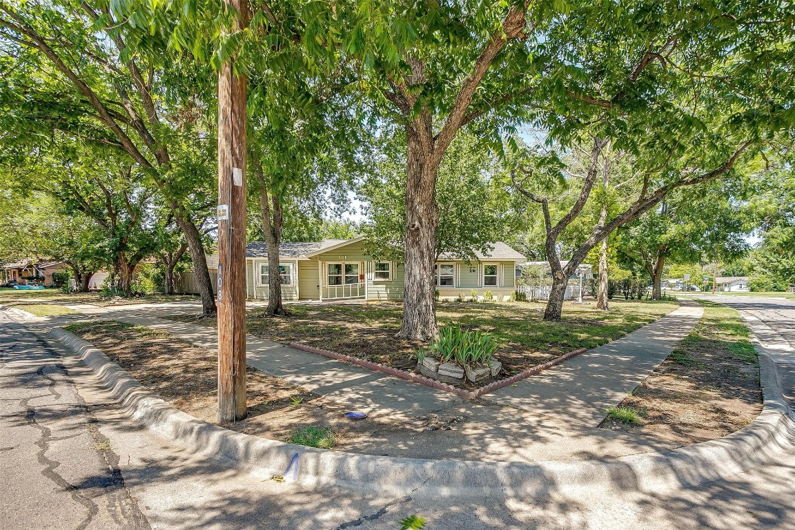 108 SW Murphy Road Burleson TX 76028