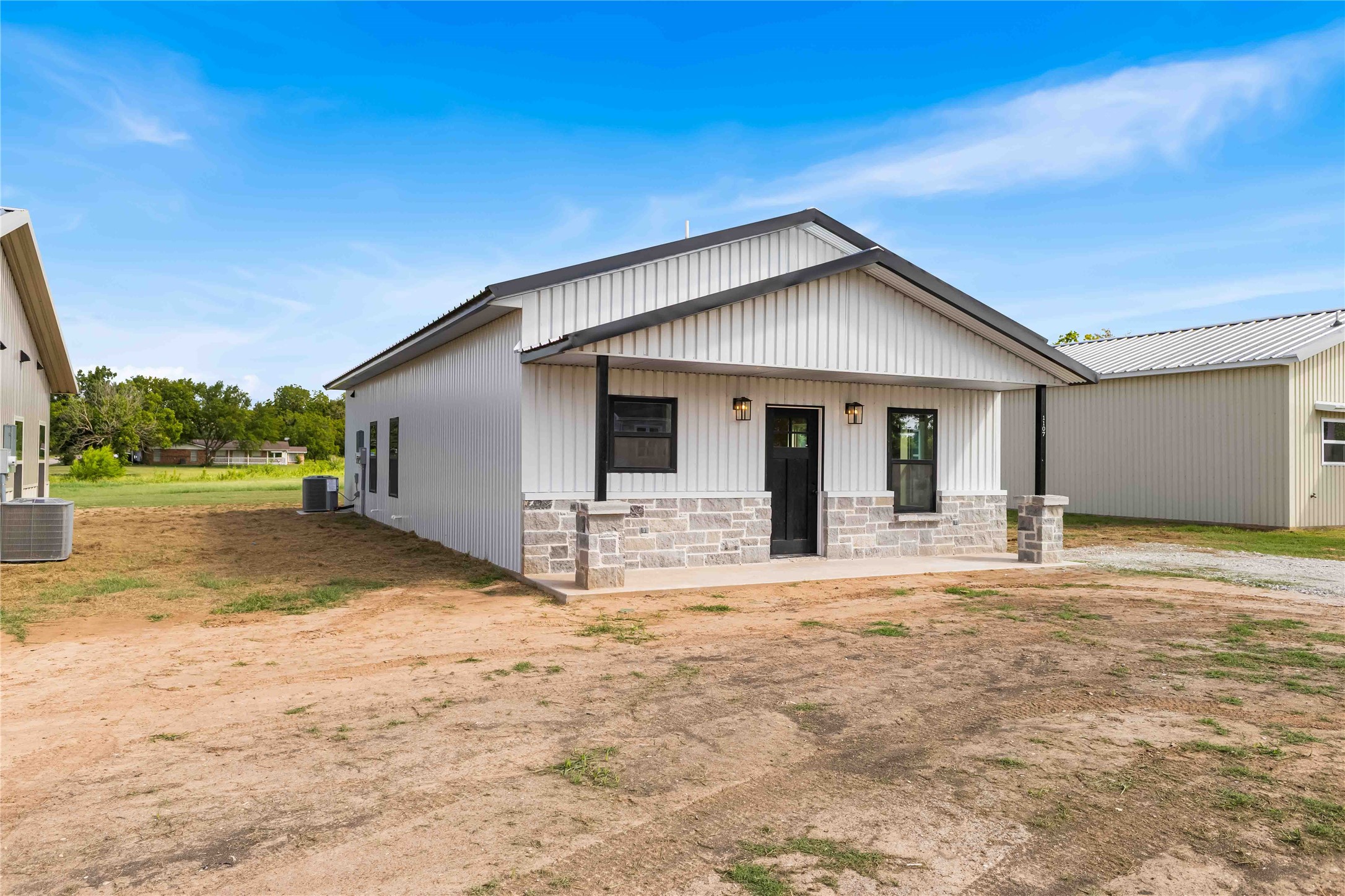 1107 E Navarro Avenue Mart TX 76664