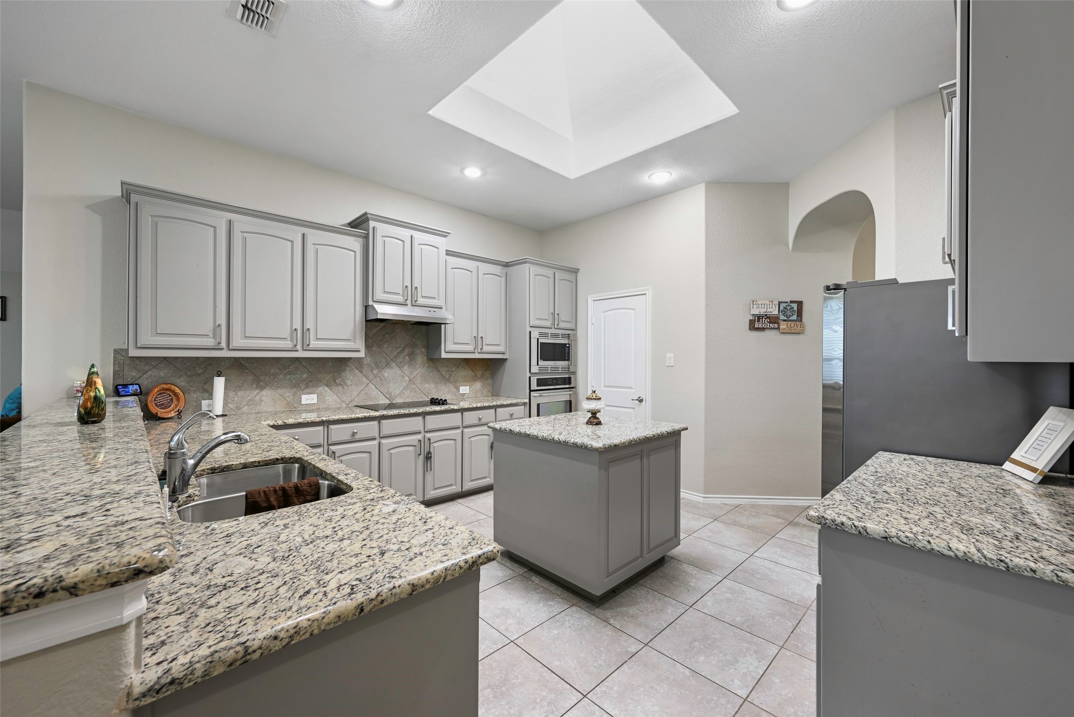 1108 Daventry Drive Glenn Heights TX 75154