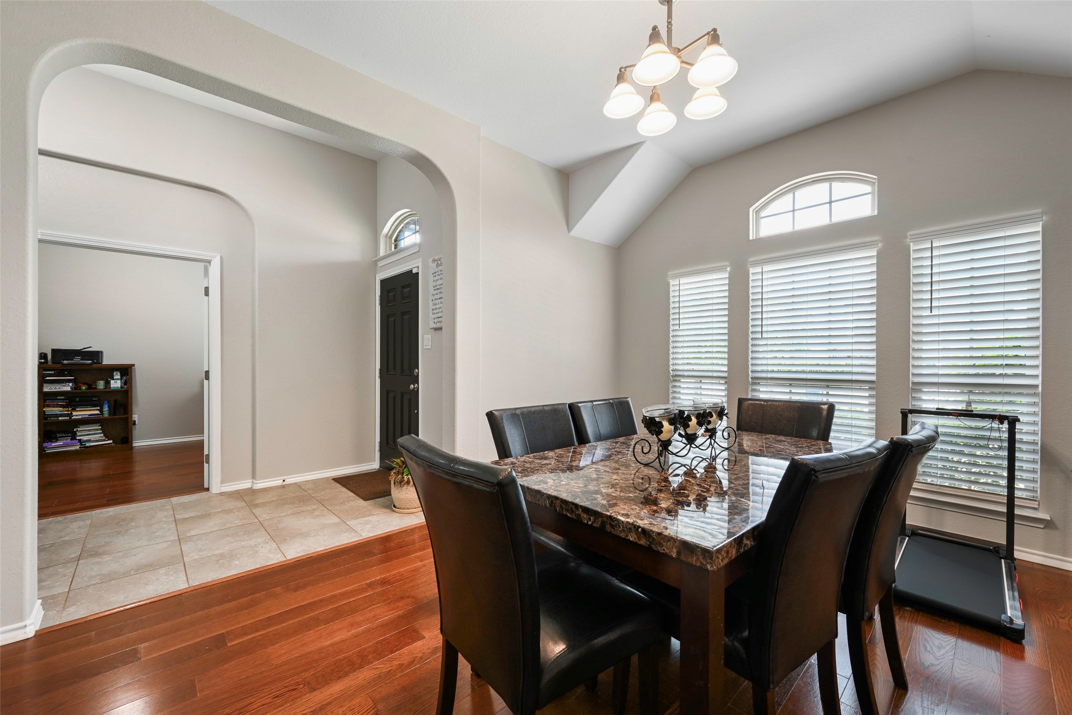1108 Daventry Drive Glenn Heights TX 75154