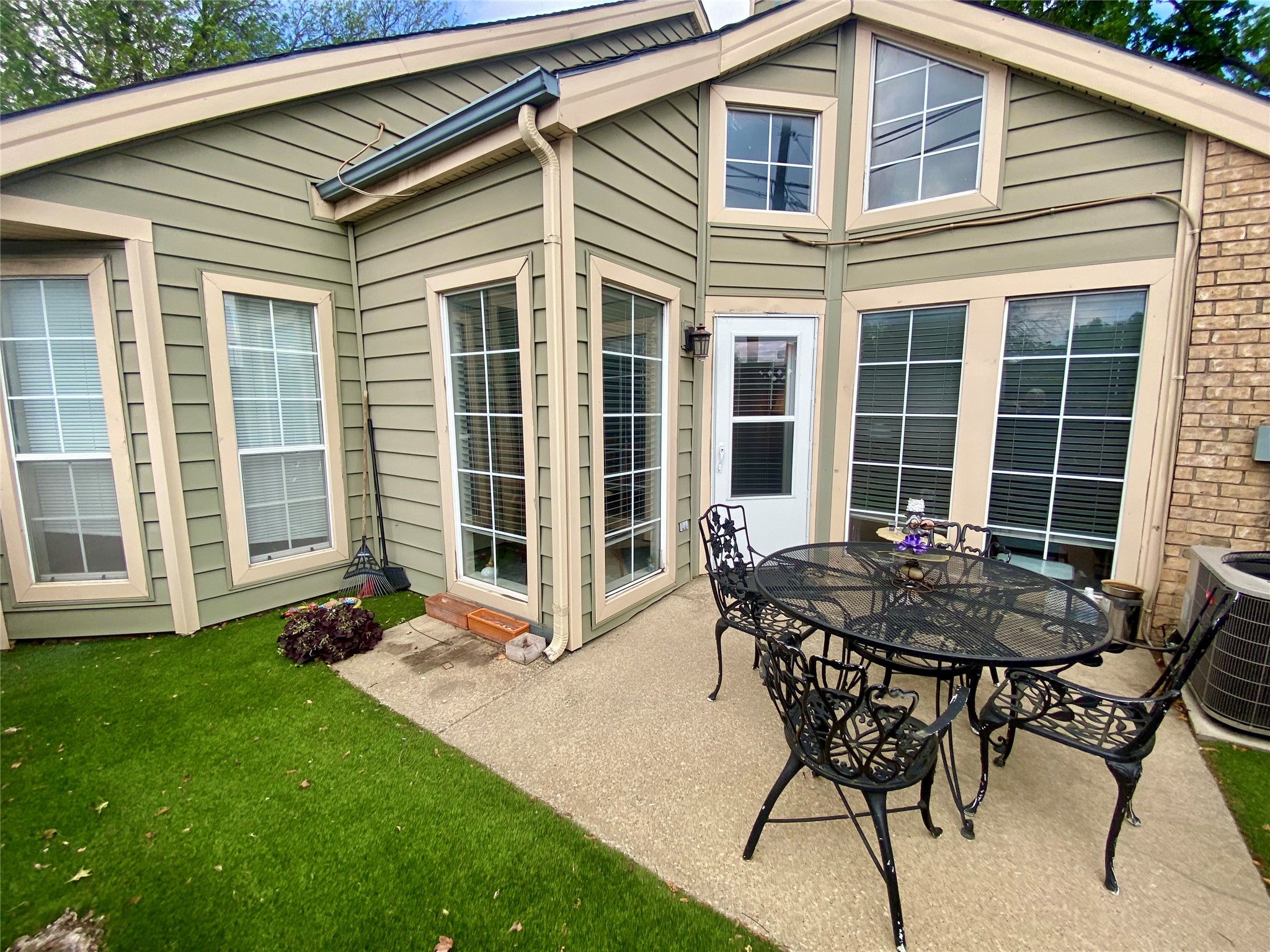 3167 Royal Lane Dallas TX 75229