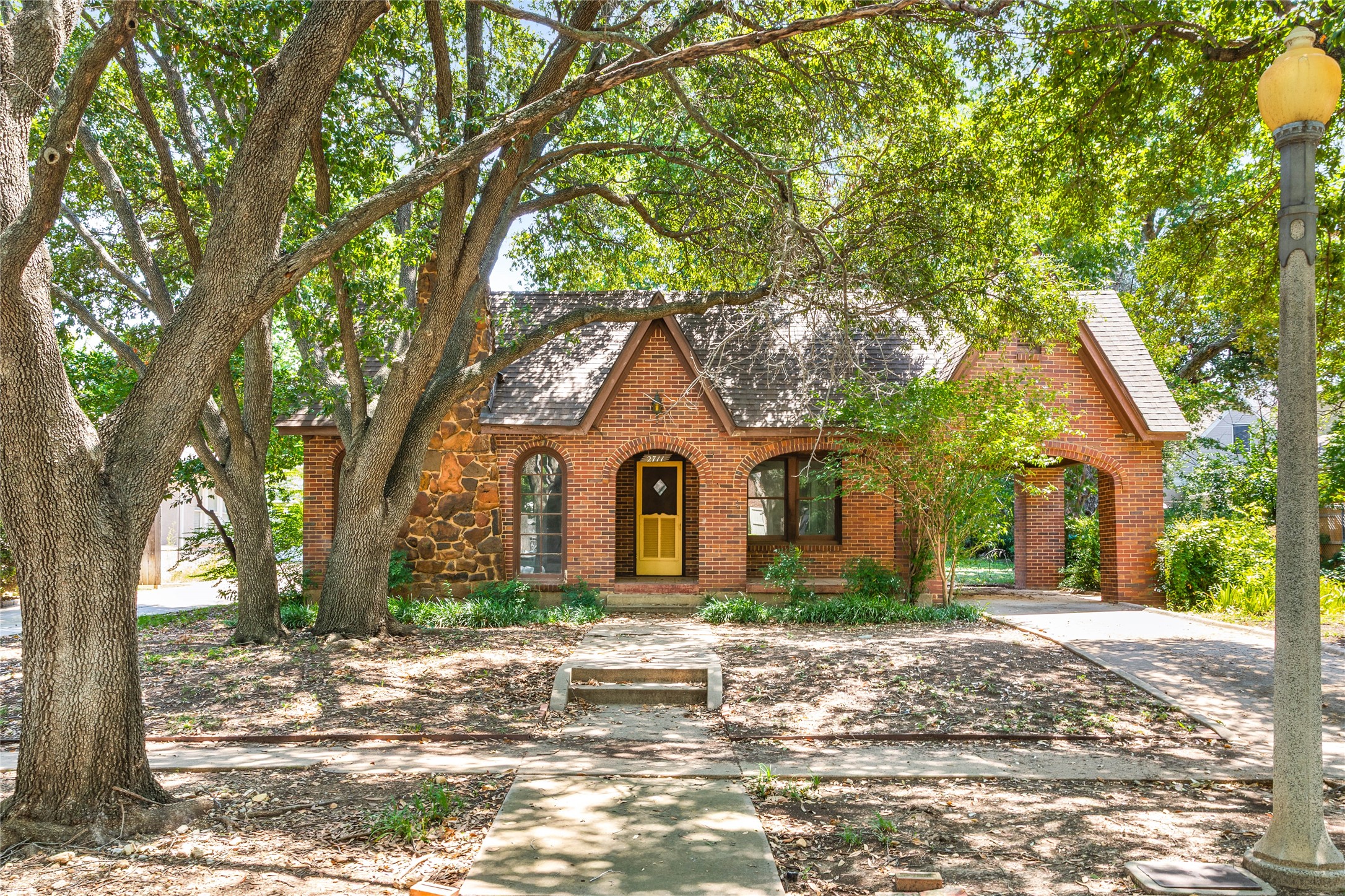 2711 Greene Avenue Fort Worth TX 76109
