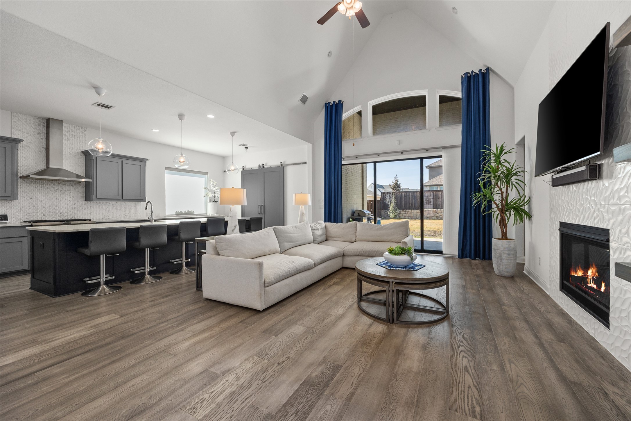2016 Roundtree Circle E Fort Worth TX 76008