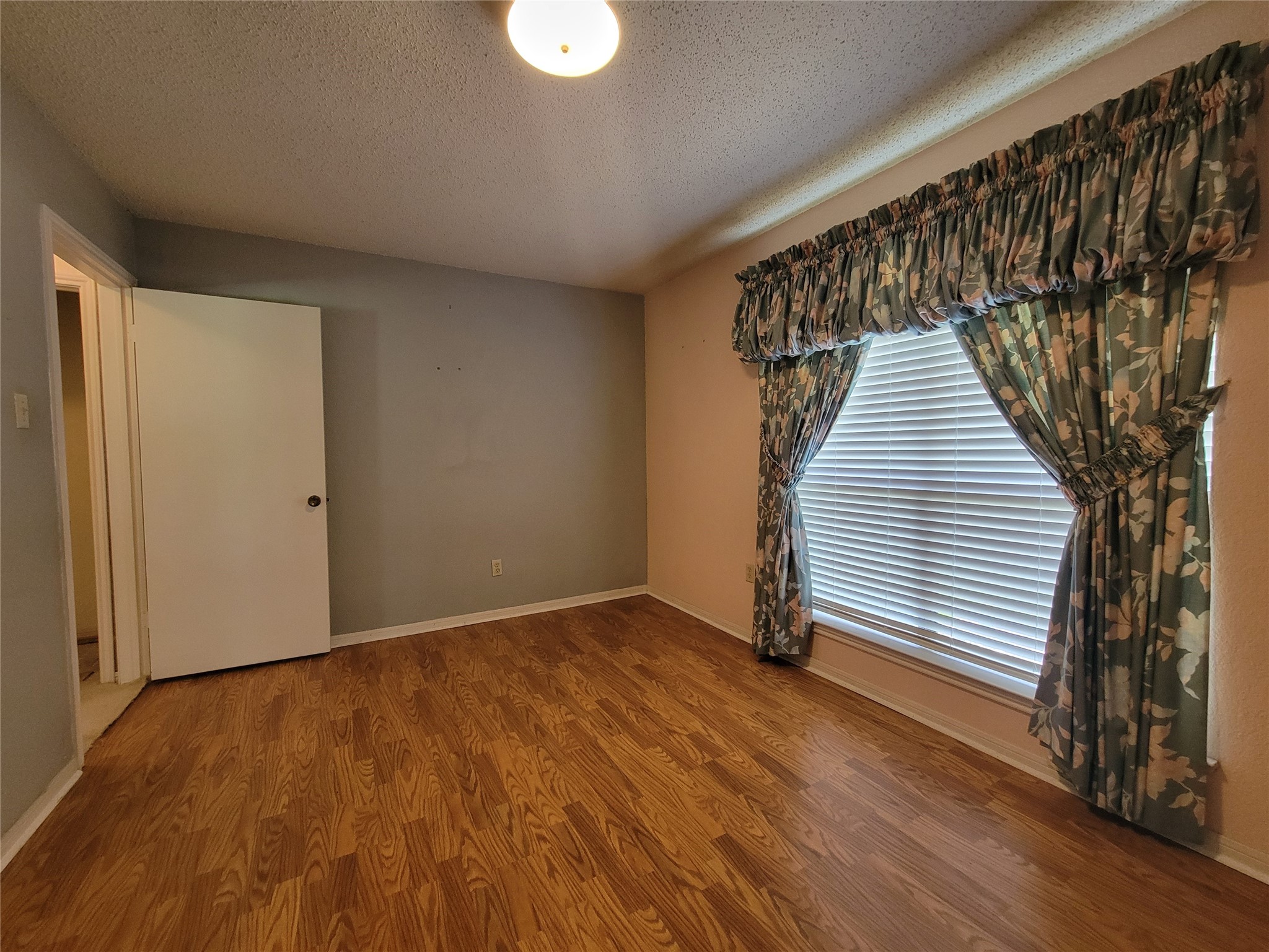 630 Country View Lane Garland TX 75043