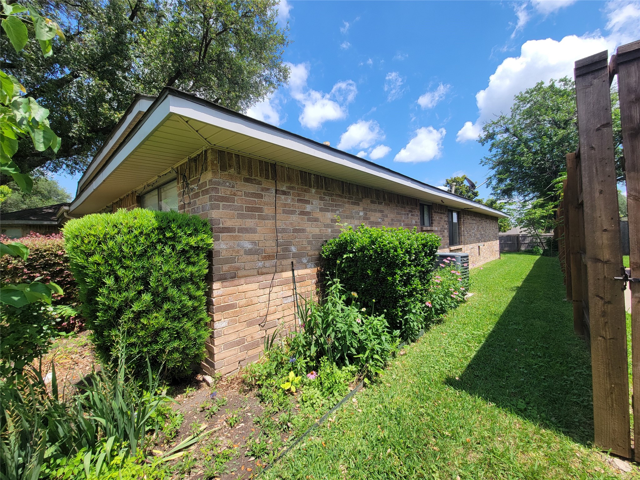 630 Country View Lane Garland TX 75043