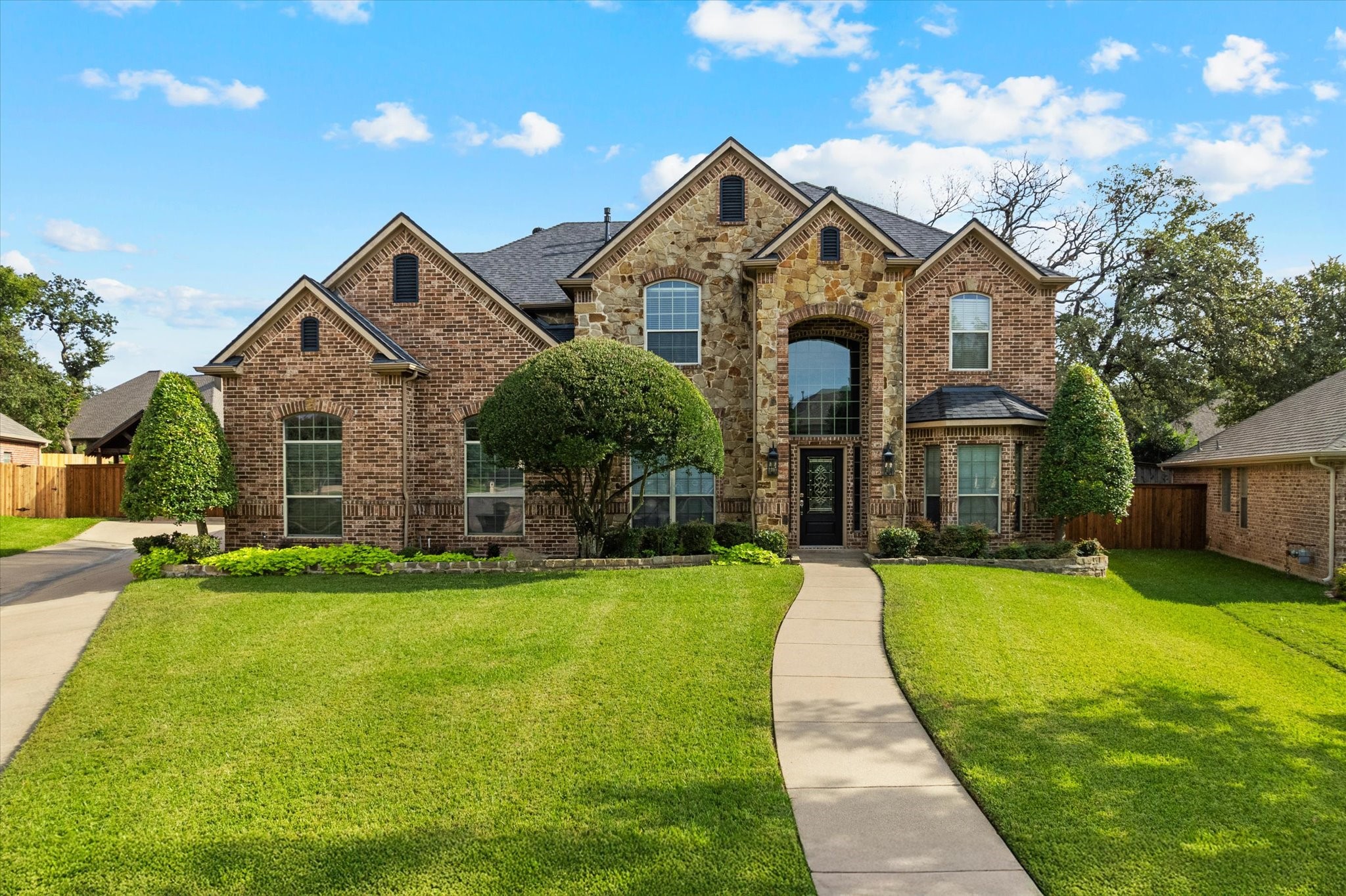 621 Trails End Court Hurst TX 76054