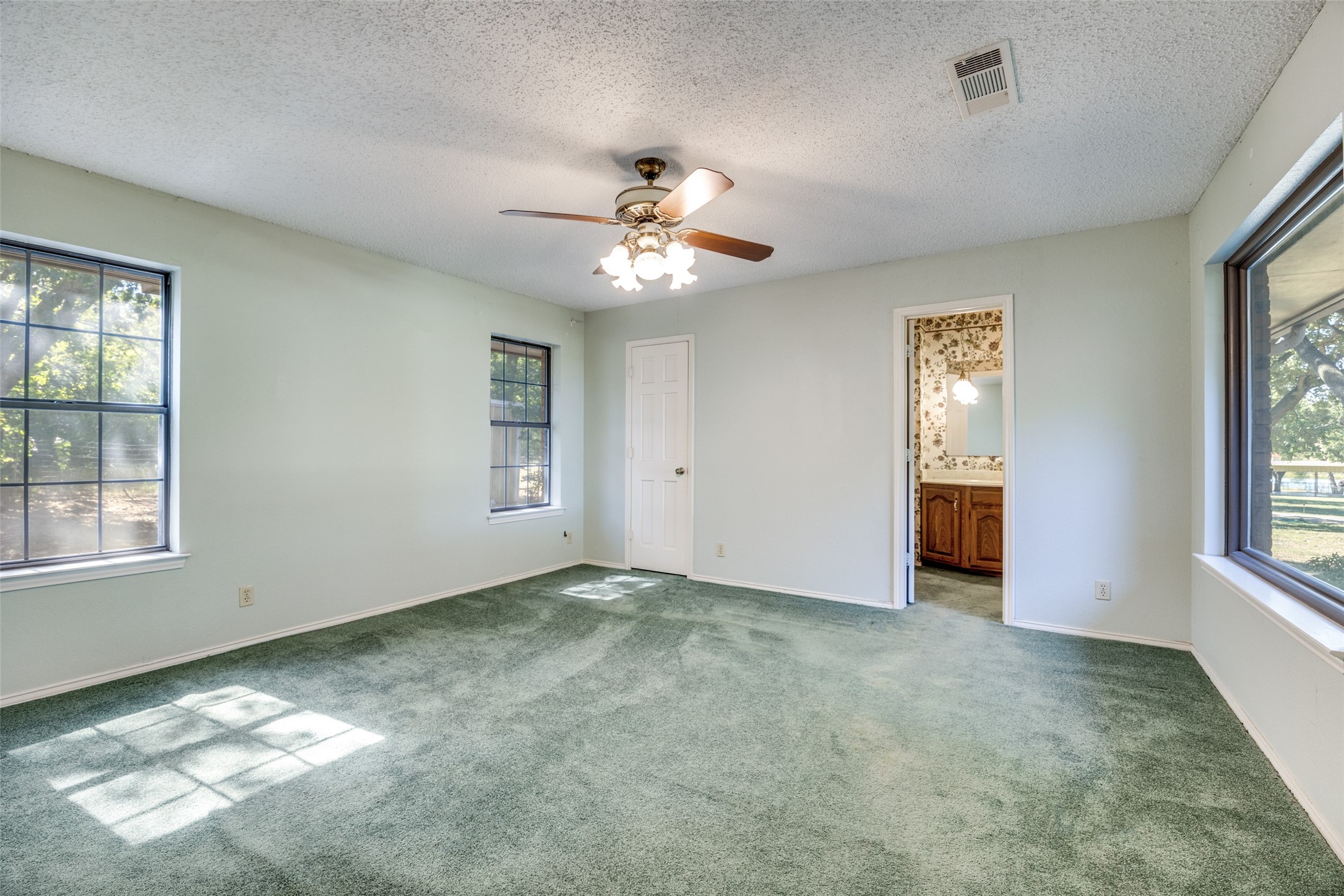 5547 Woodland Hills Drive Denton TX 76208