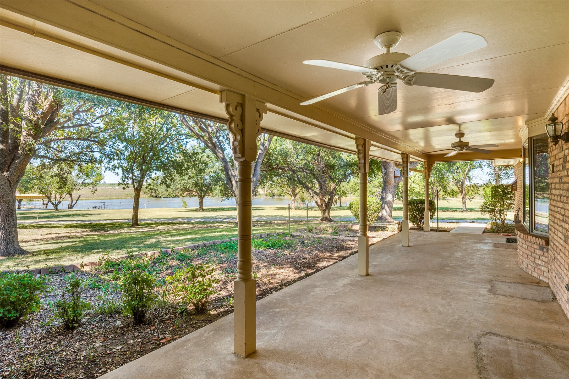 5547 Woodland Hills Drive Denton TX 76208
