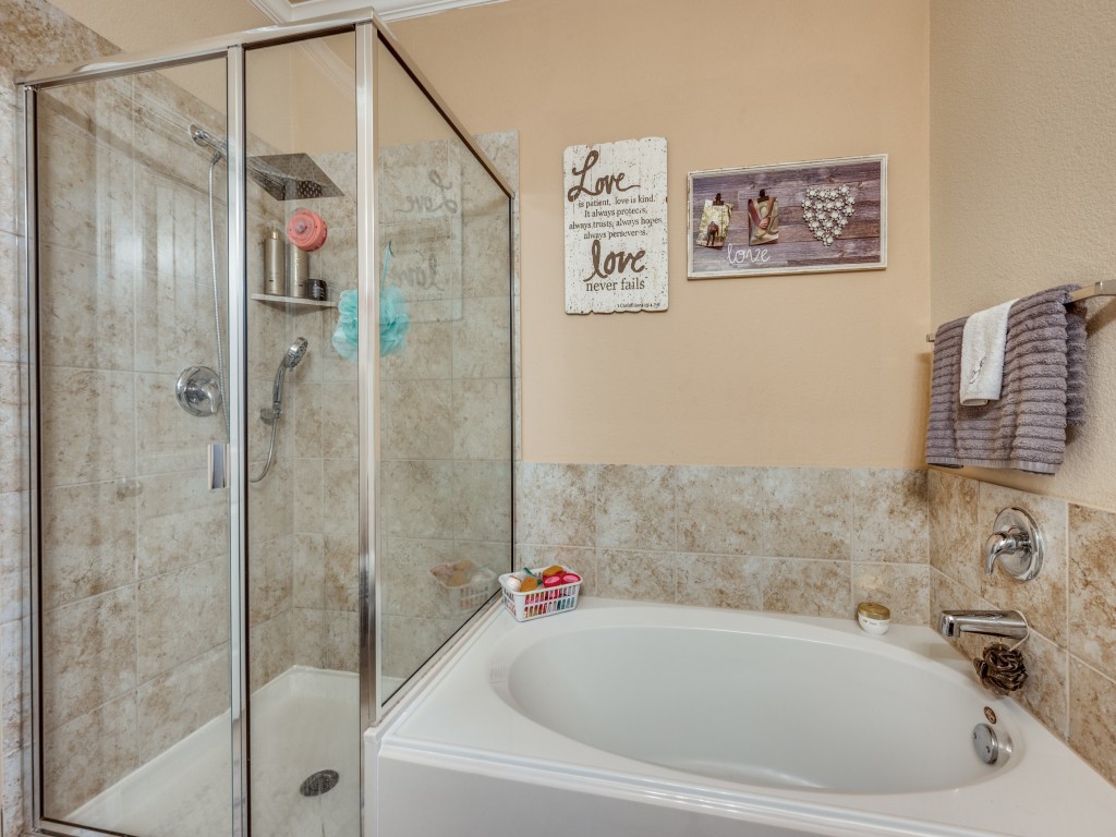 8924 Holliday Lane Aubrey TX 76227