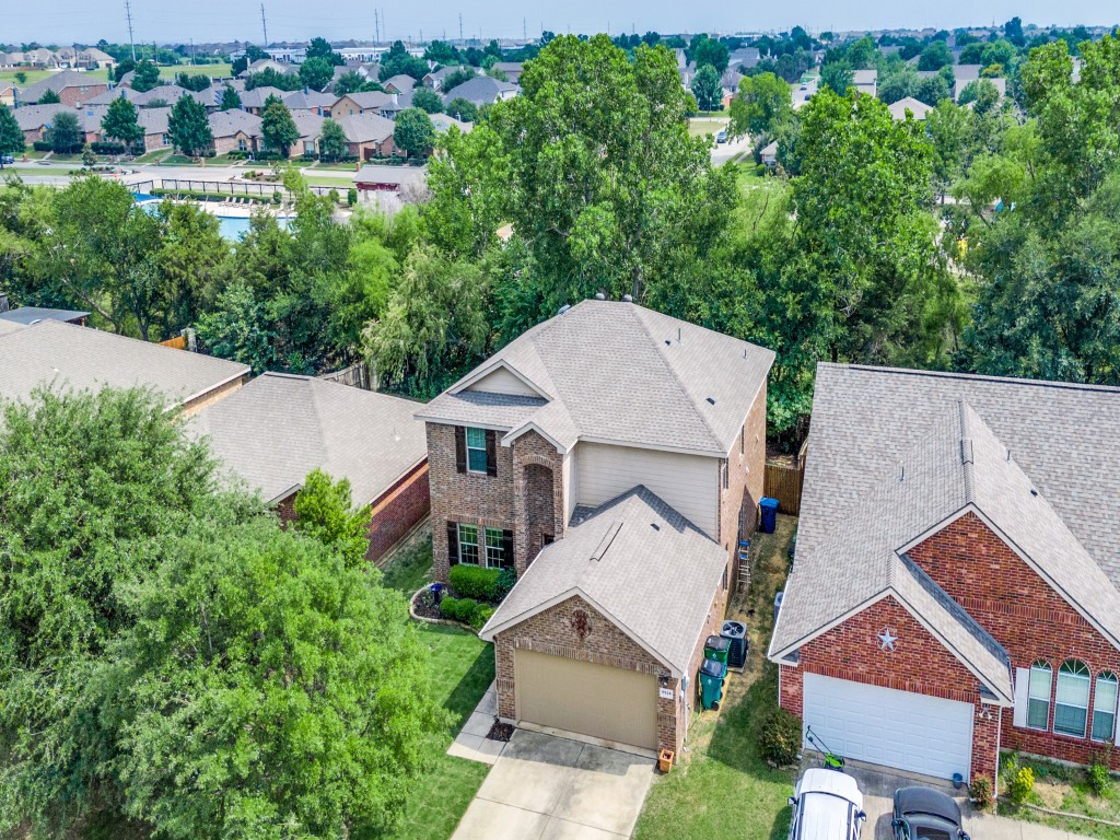 8924 Holliday Lane Aubrey TX 76227