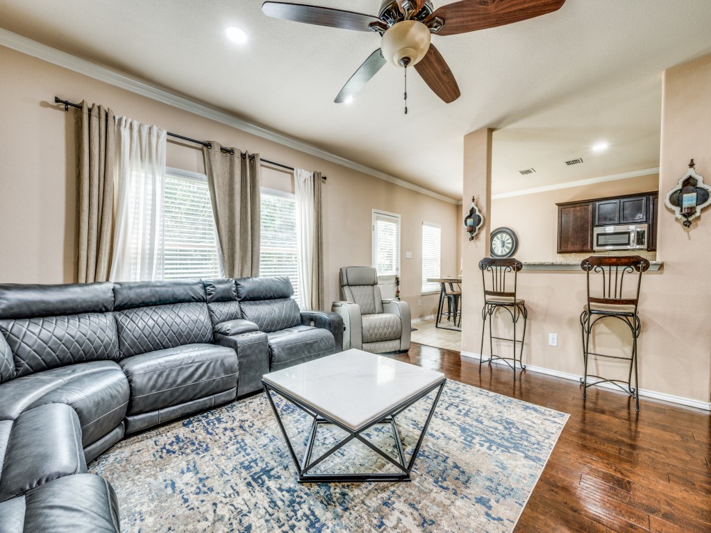 8924 Holliday Lane Aubrey TX 76227
