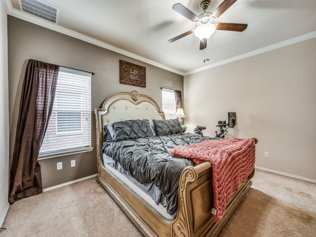 8924 Holliday Lane Aubrey TX 76227