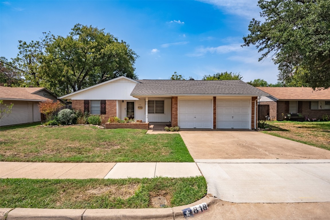 818 Ravenwood Drive Arlington TX 76013