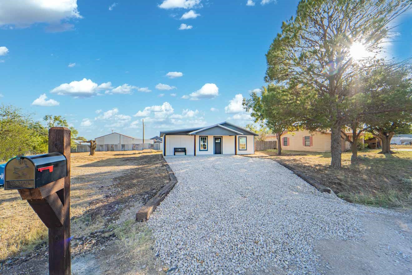 905 W Fifth Street Breckenridge TX 76424