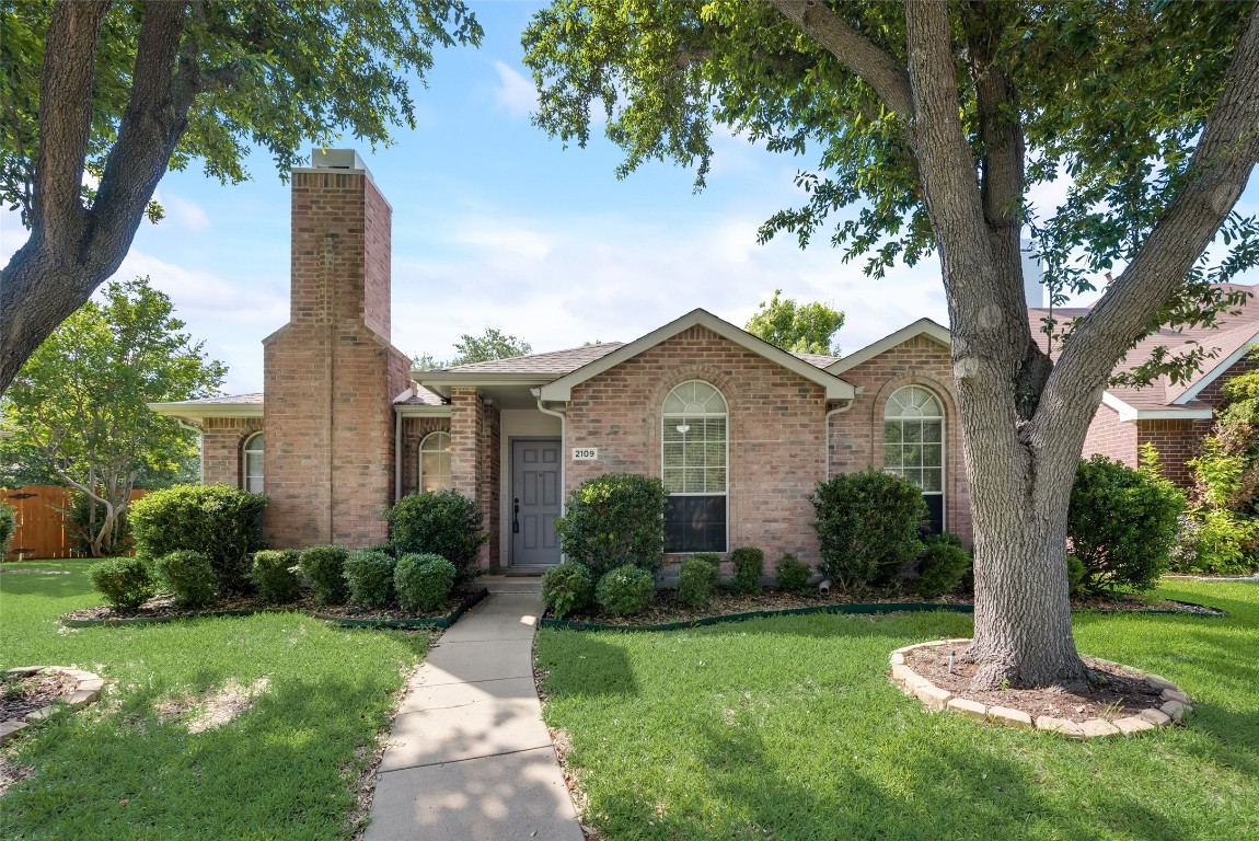 2109 Carnation Court Garland TX 75040