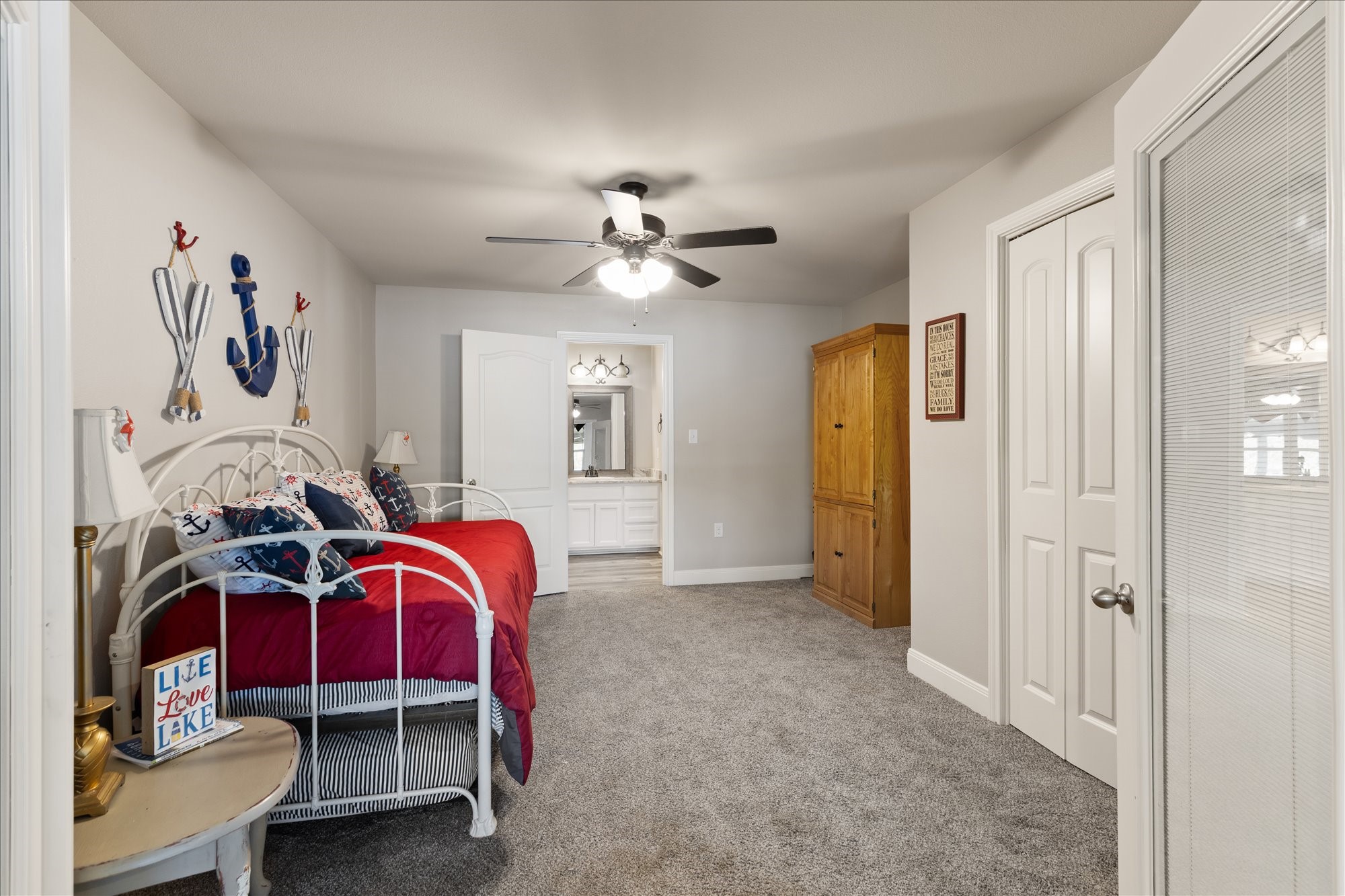 2118 W Lake Drive Gladewater TX 75647