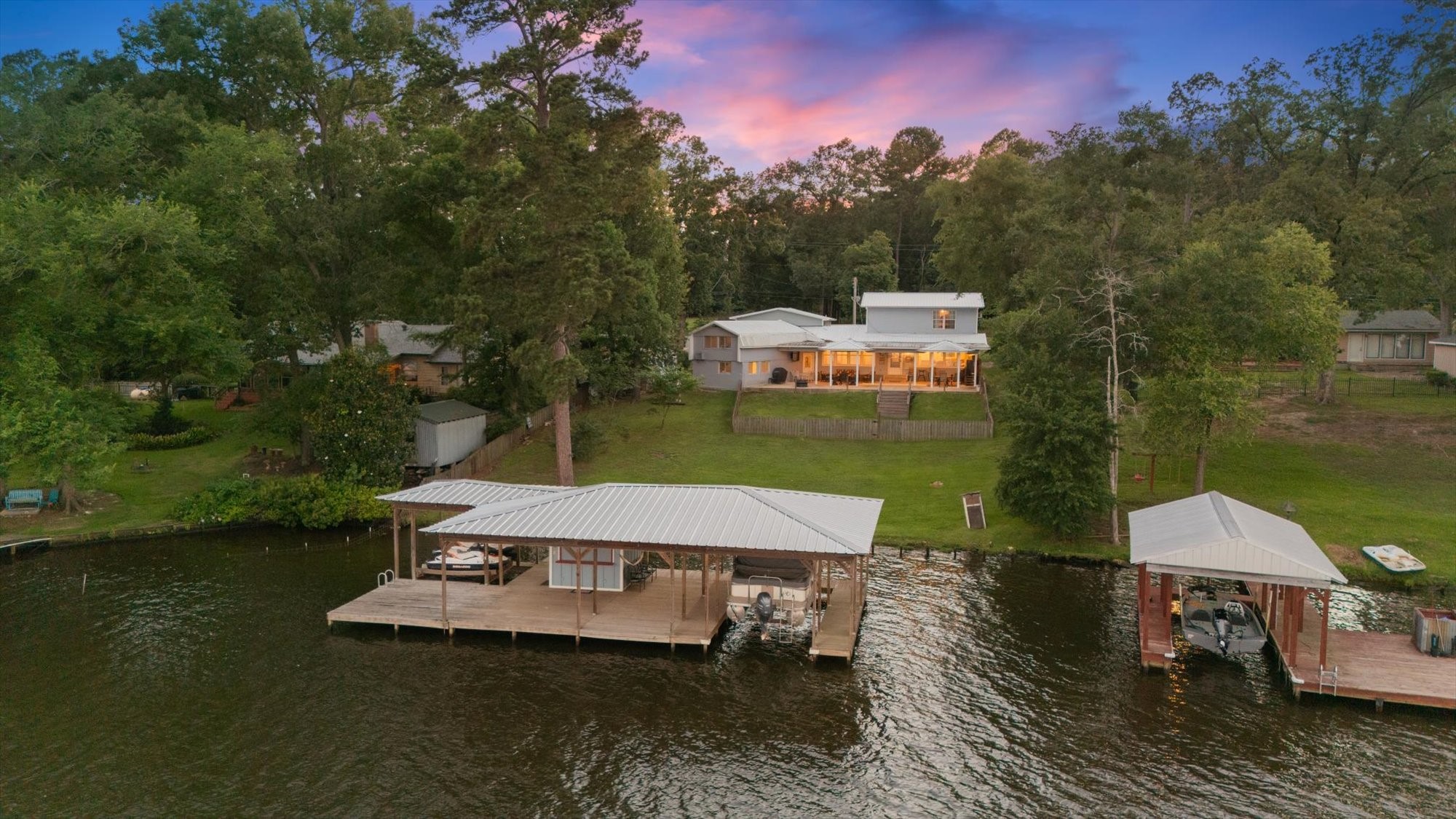 2118 W Lake Drive Gladewater TX 75647