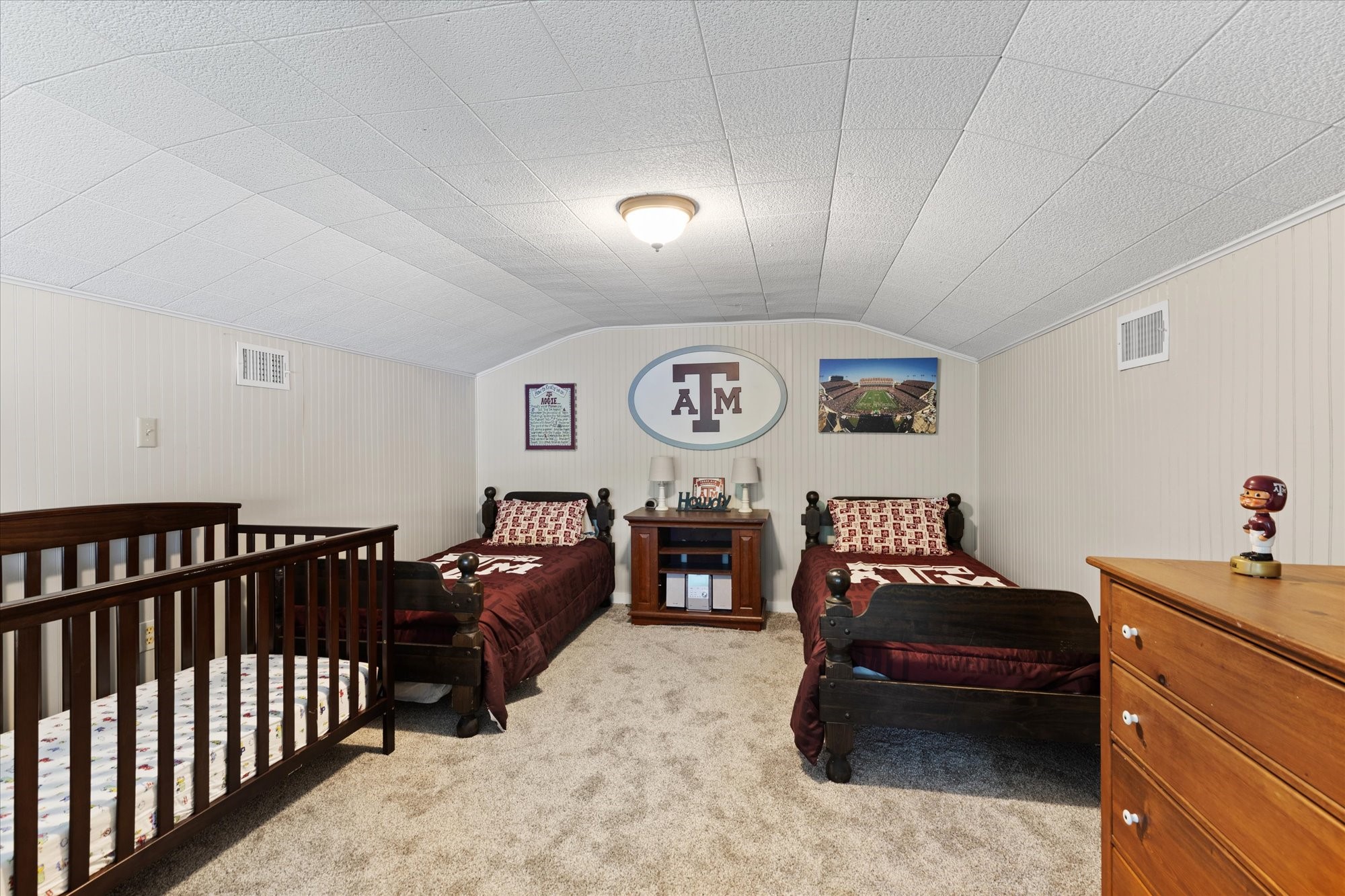 2118 W Lake Drive Gladewater TX 75647