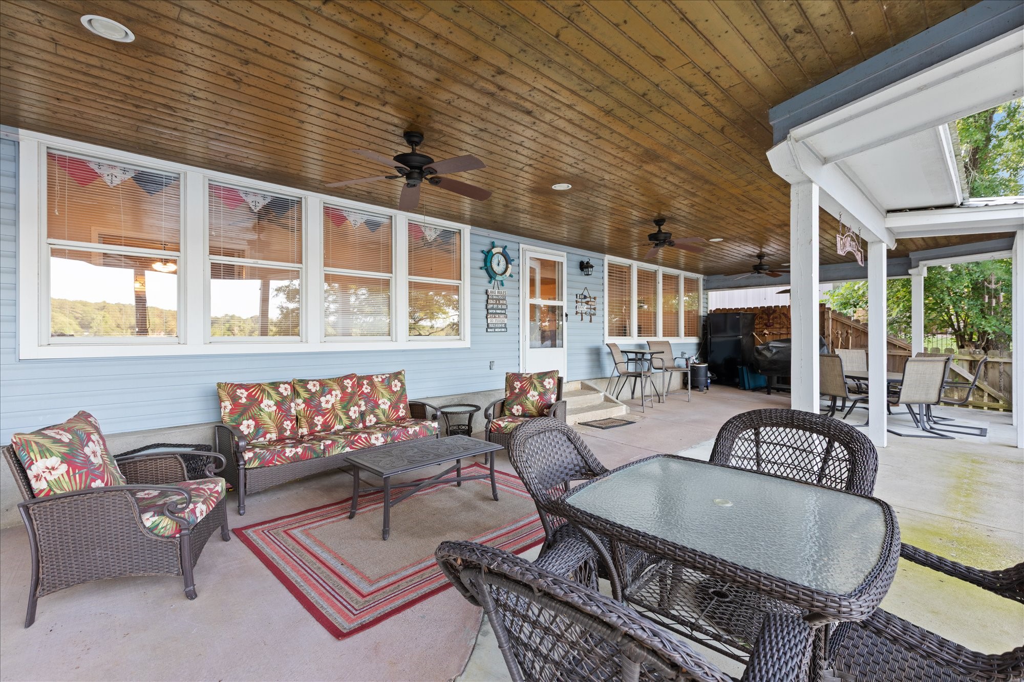 2118 W Lake Drive Gladewater TX 75647