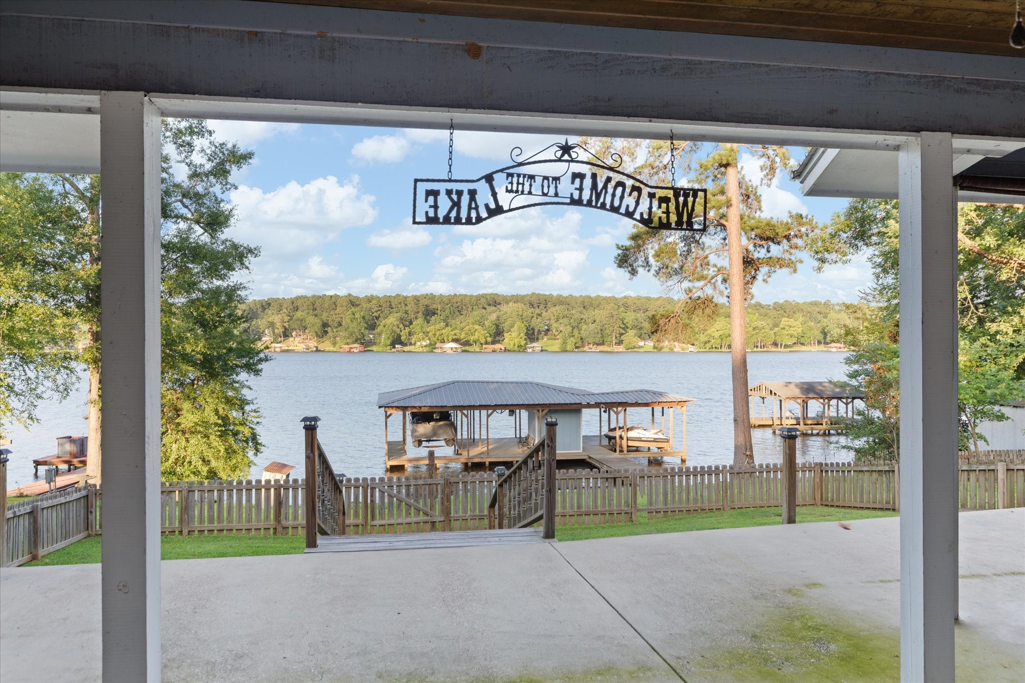 2118 W Lake Drive Gladewater TX 75647