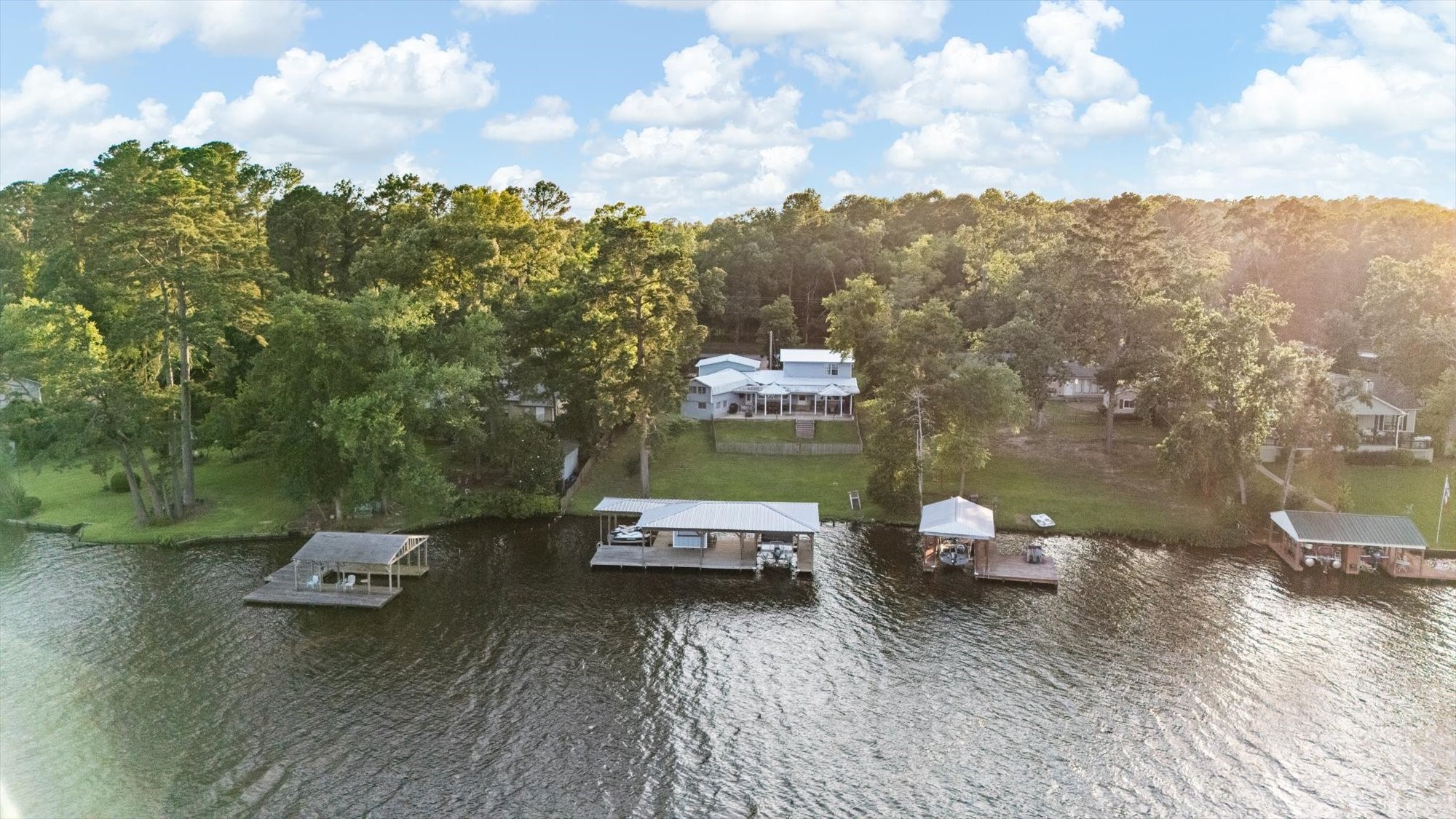 2118 W Lake Drive Gladewater TX 75647