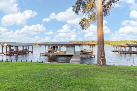 2118 W Lake Drive Gladewater TX 75647