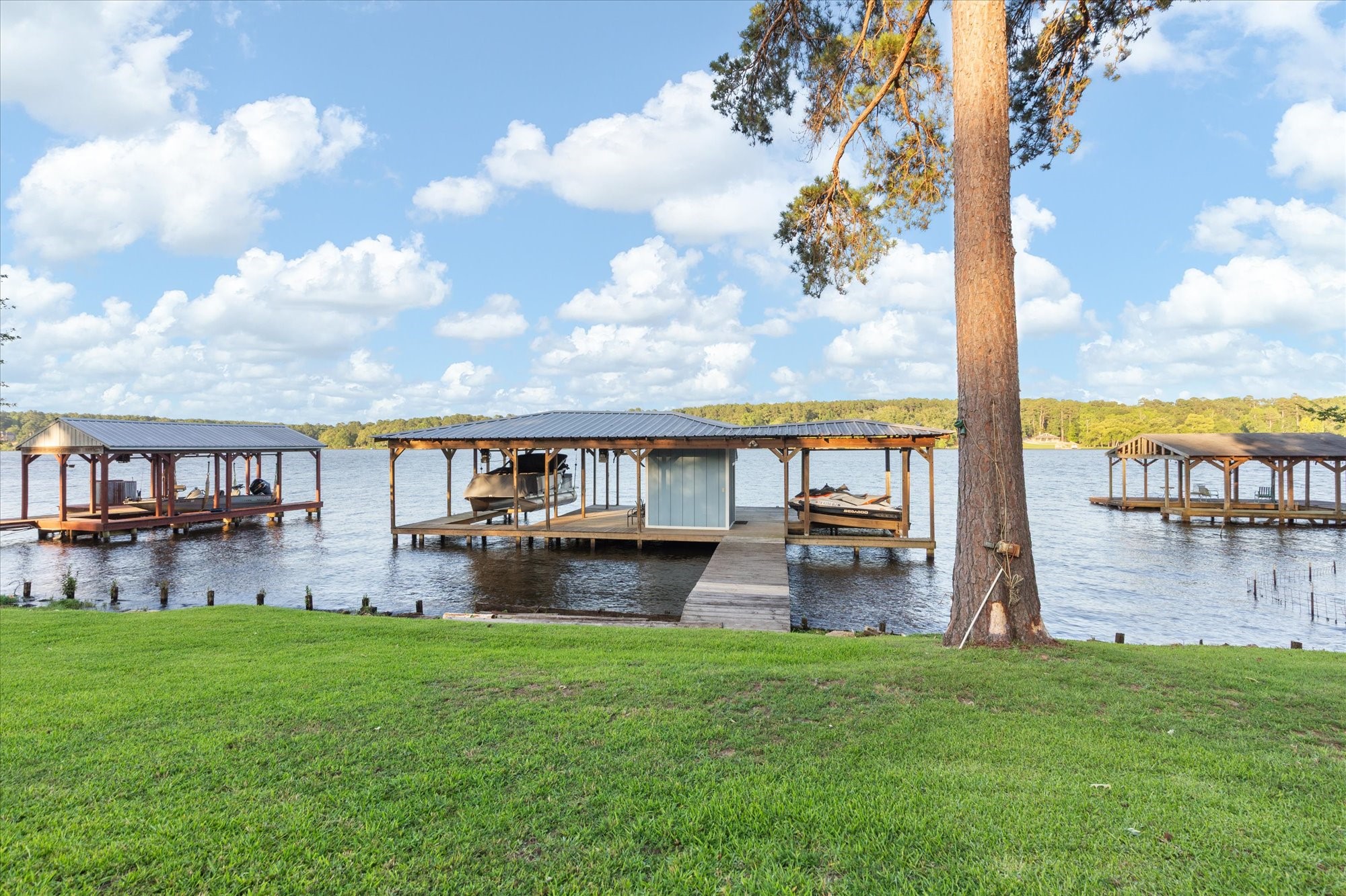 2118 W Lake Drive Gladewater TX 75647