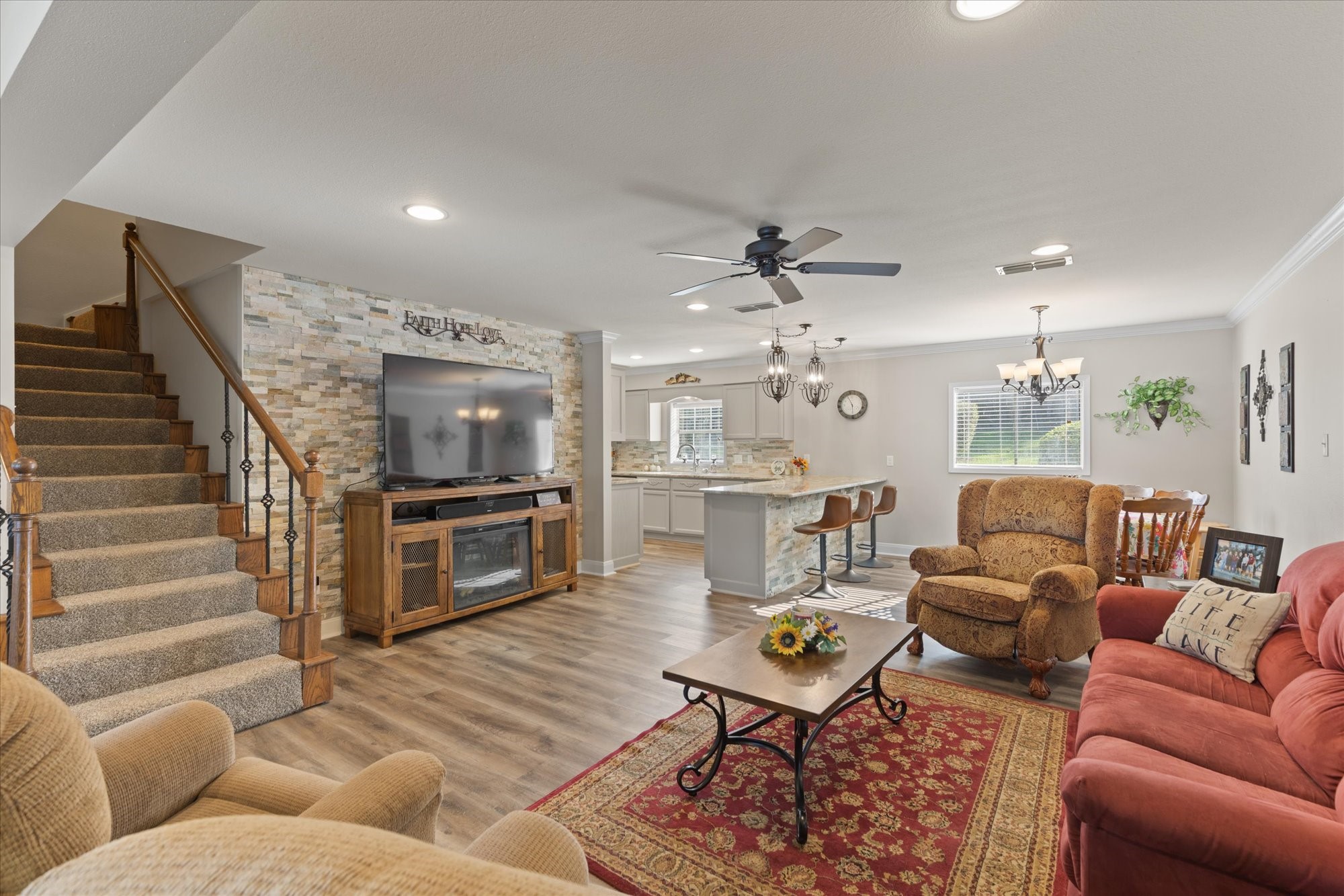 2118 W Lake Drive Gladewater TX 75647