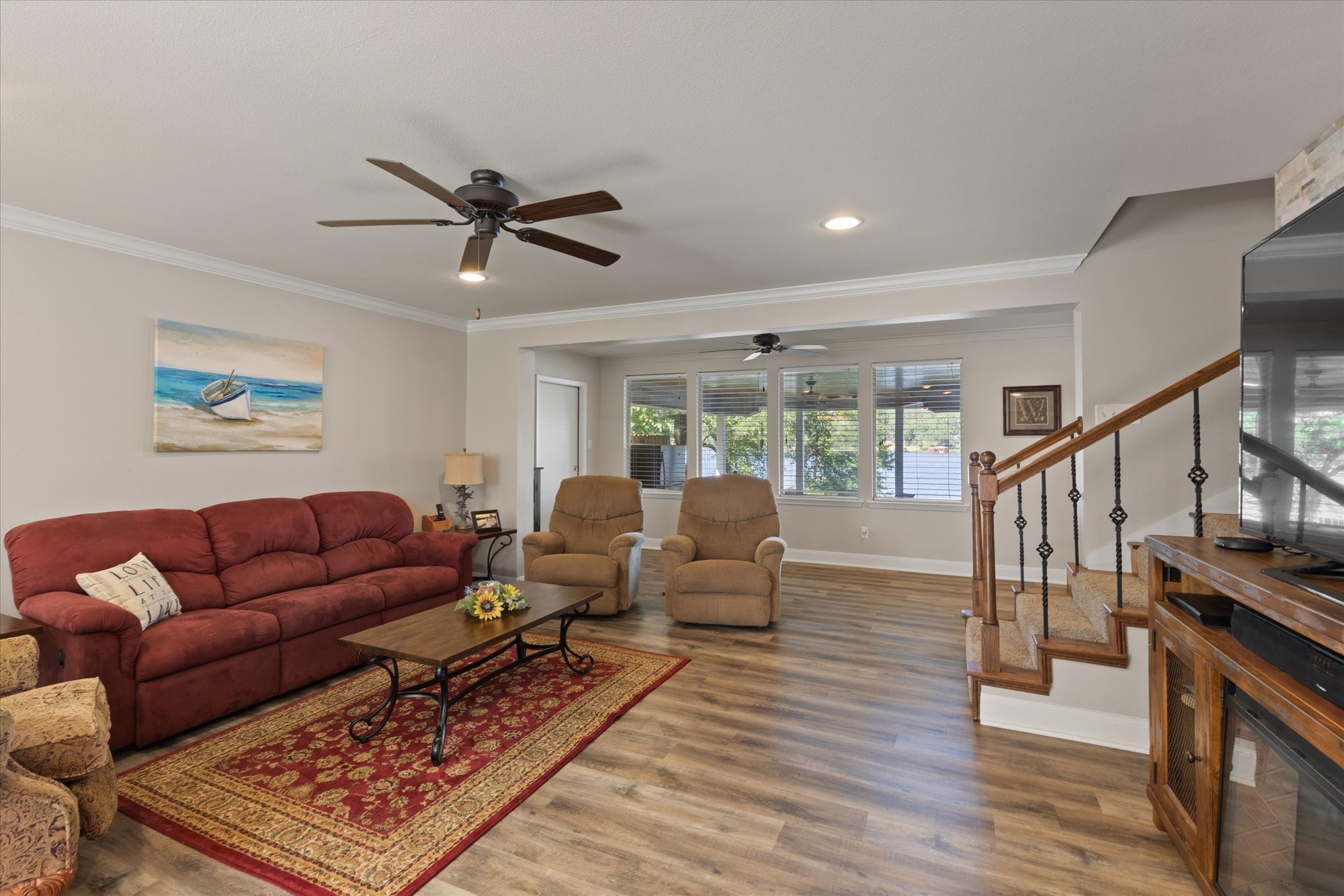 2118 W Lake Drive Gladewater TX 75647