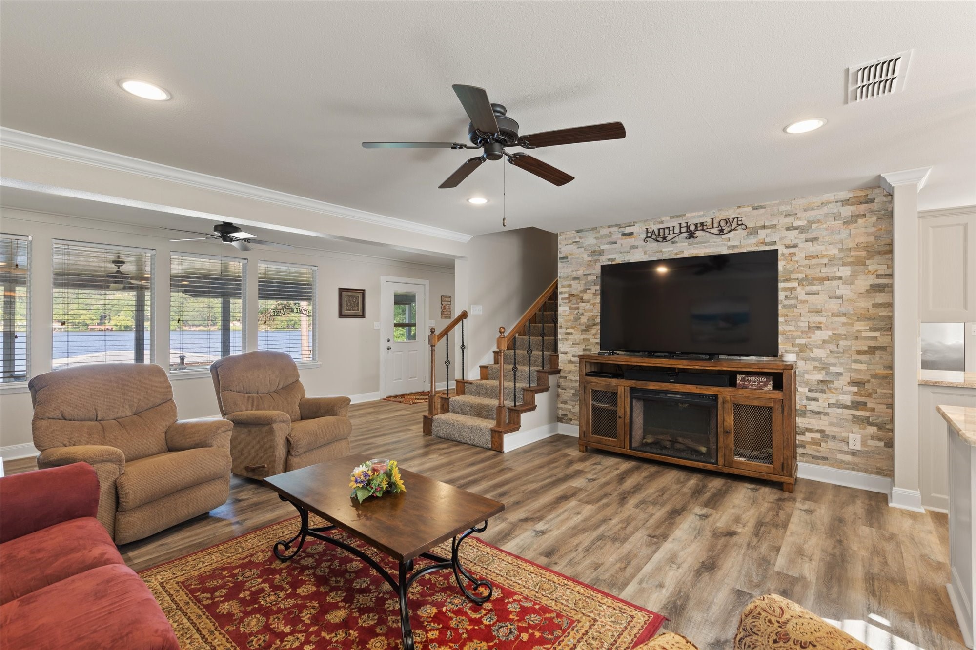 2118 W Lake Drive Gladewater TX 75647