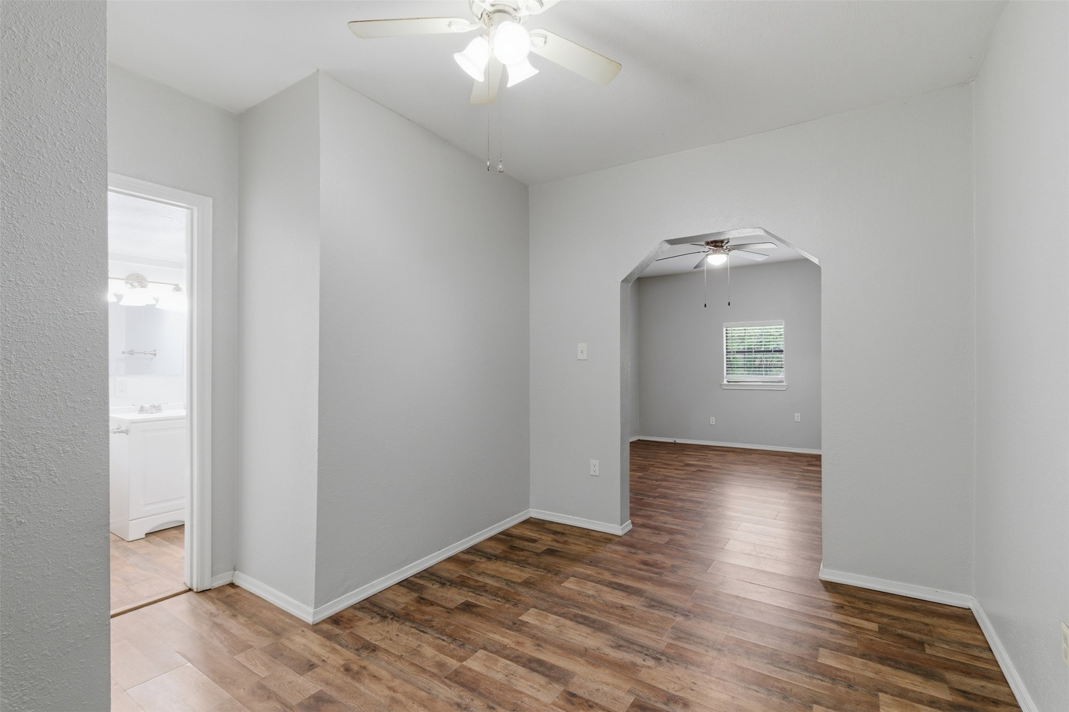 127 E Walker Street Denison TX 75021