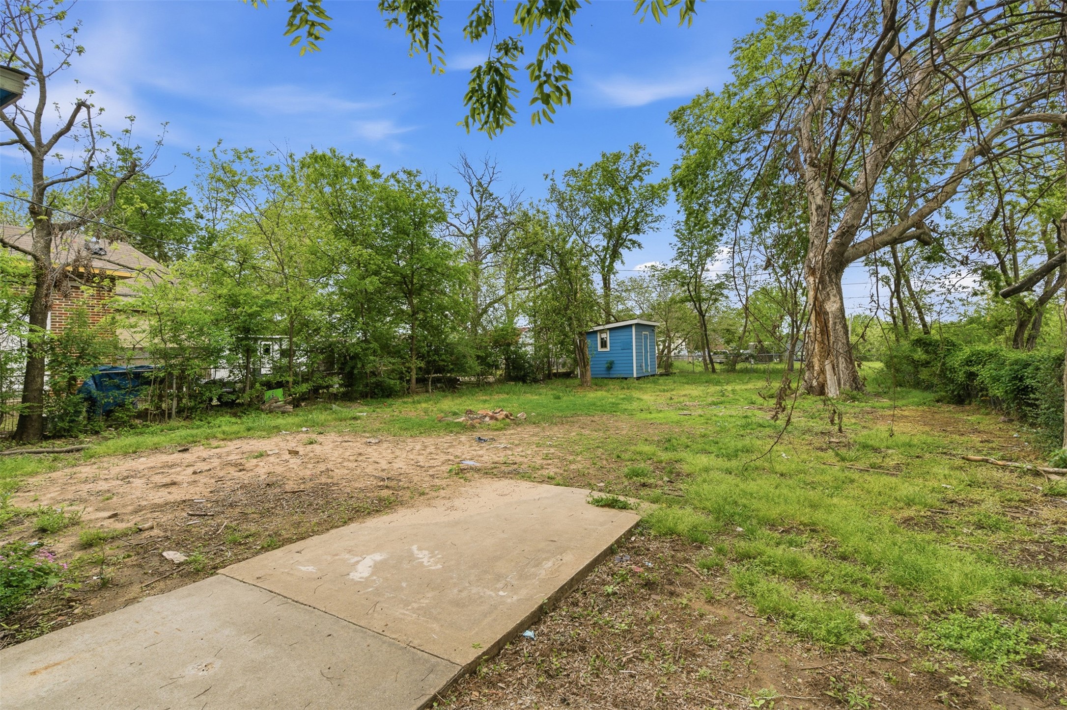 127 E Walker Street Denison TX 75021
