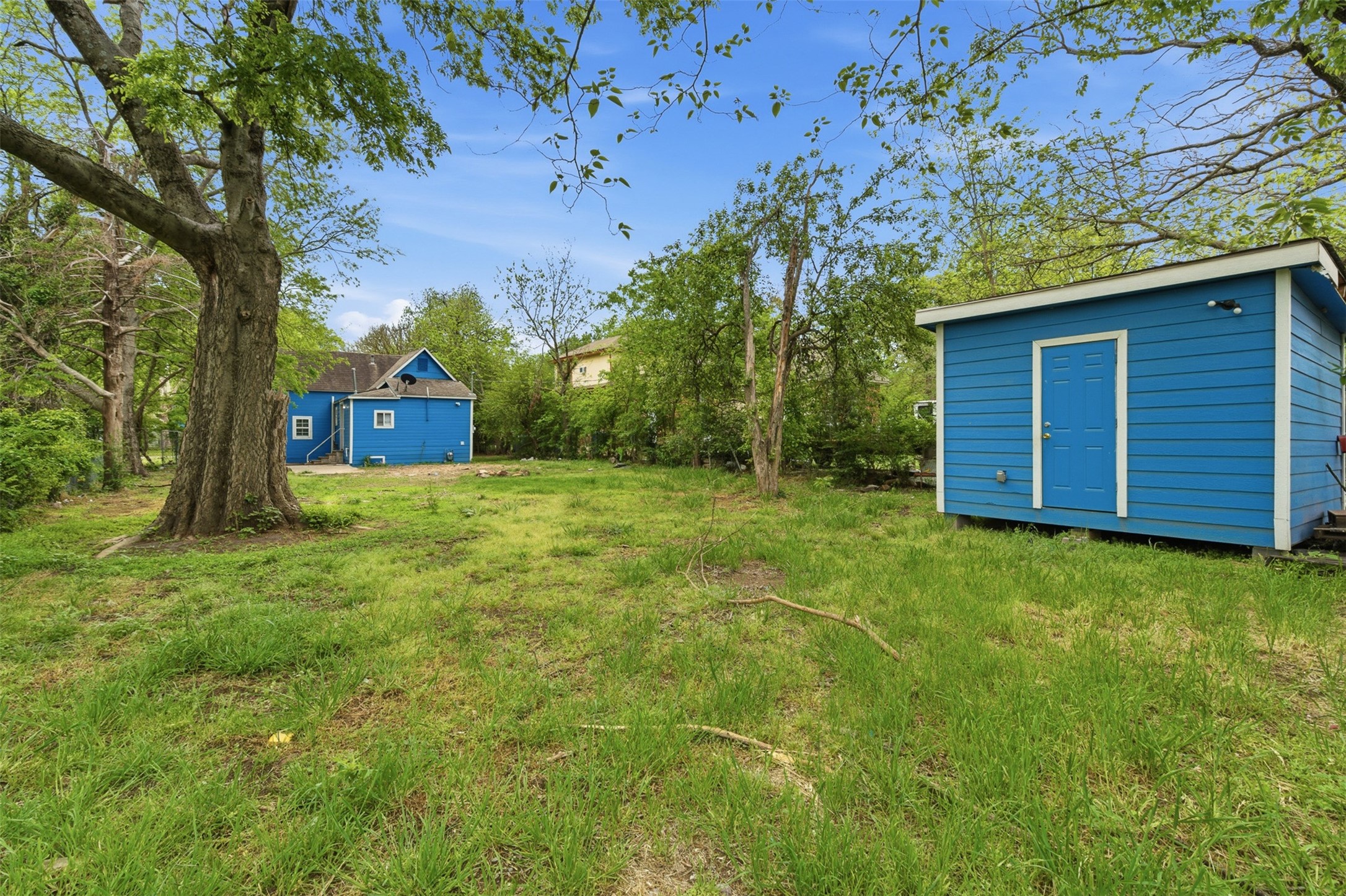 127 E Walker Street Denison TX 75021