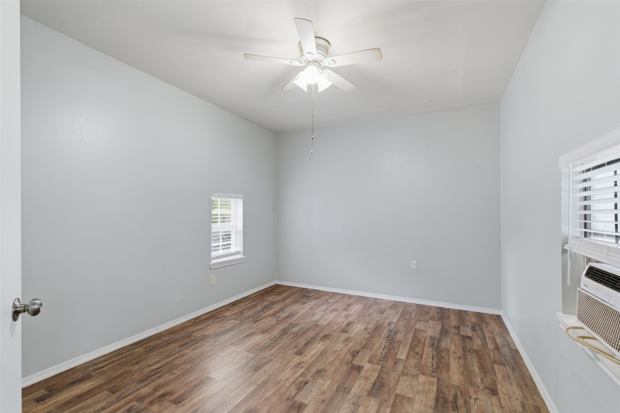 127 E Walker Street Denison TX 75021