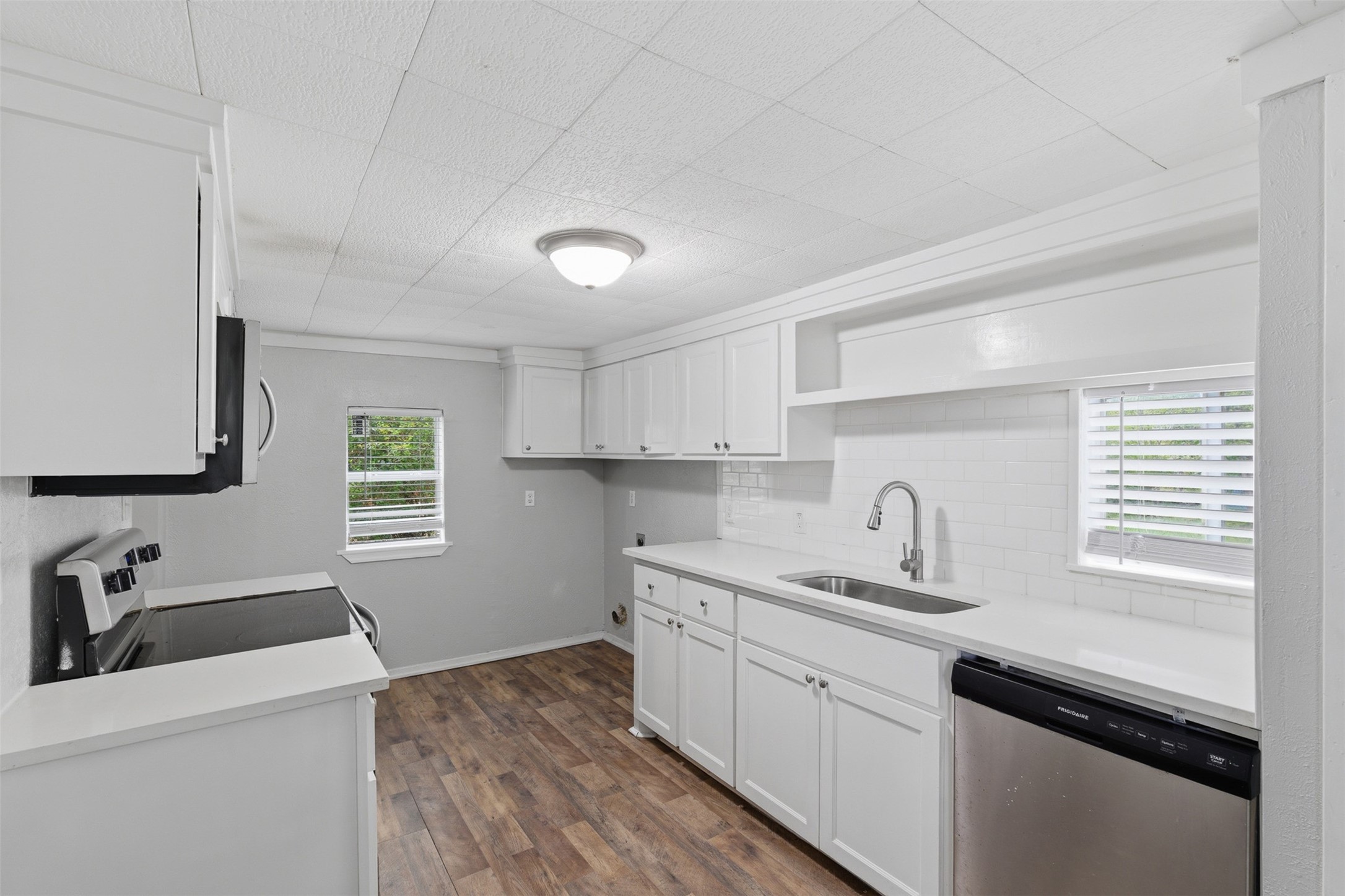127 E Walker Street Denison TX 75021