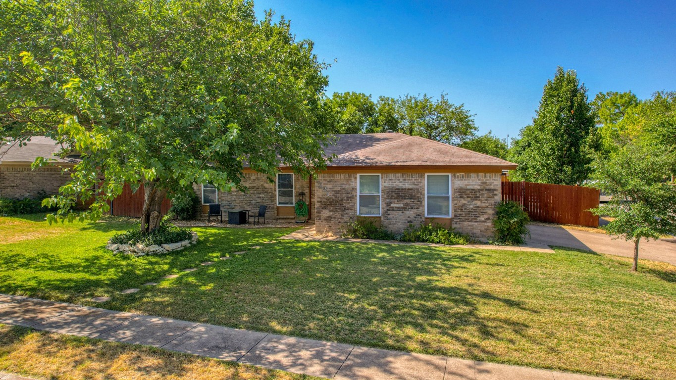 1221 Lee Ann Street Crowley TX 76036