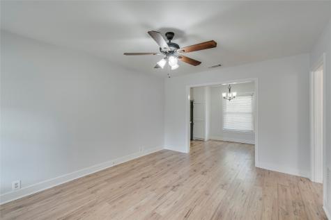 1033 E Elm Street Hillsboro TX 76645