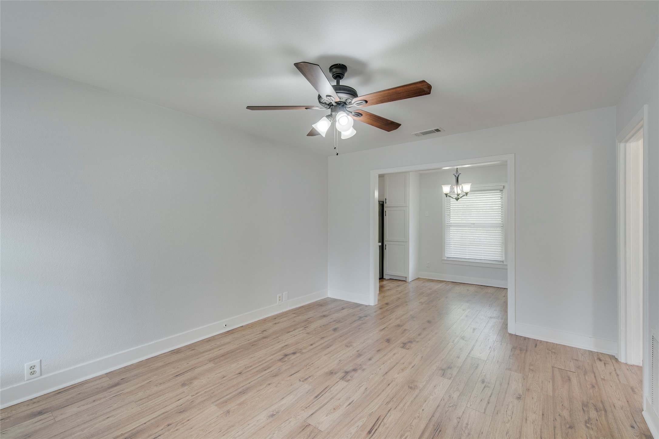 1033 E Elm Street Hillsboro TX 76645