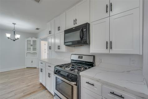 1033 E Elm Street Hillsboro TX 76645