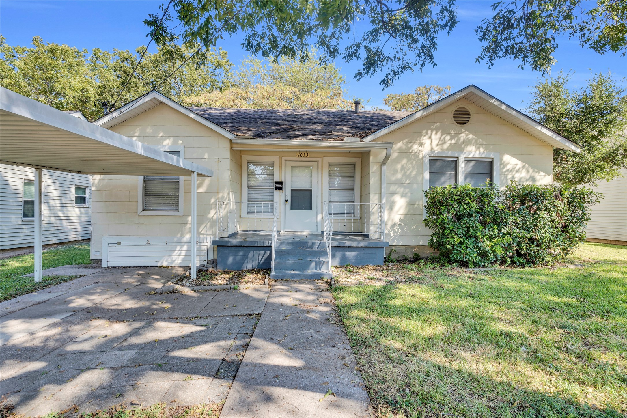 1033 E Elm Street Hillsboro TX 76645