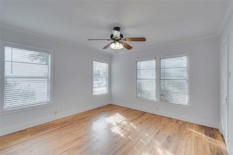 1033 E Elm Street Hillsboro TX 76645