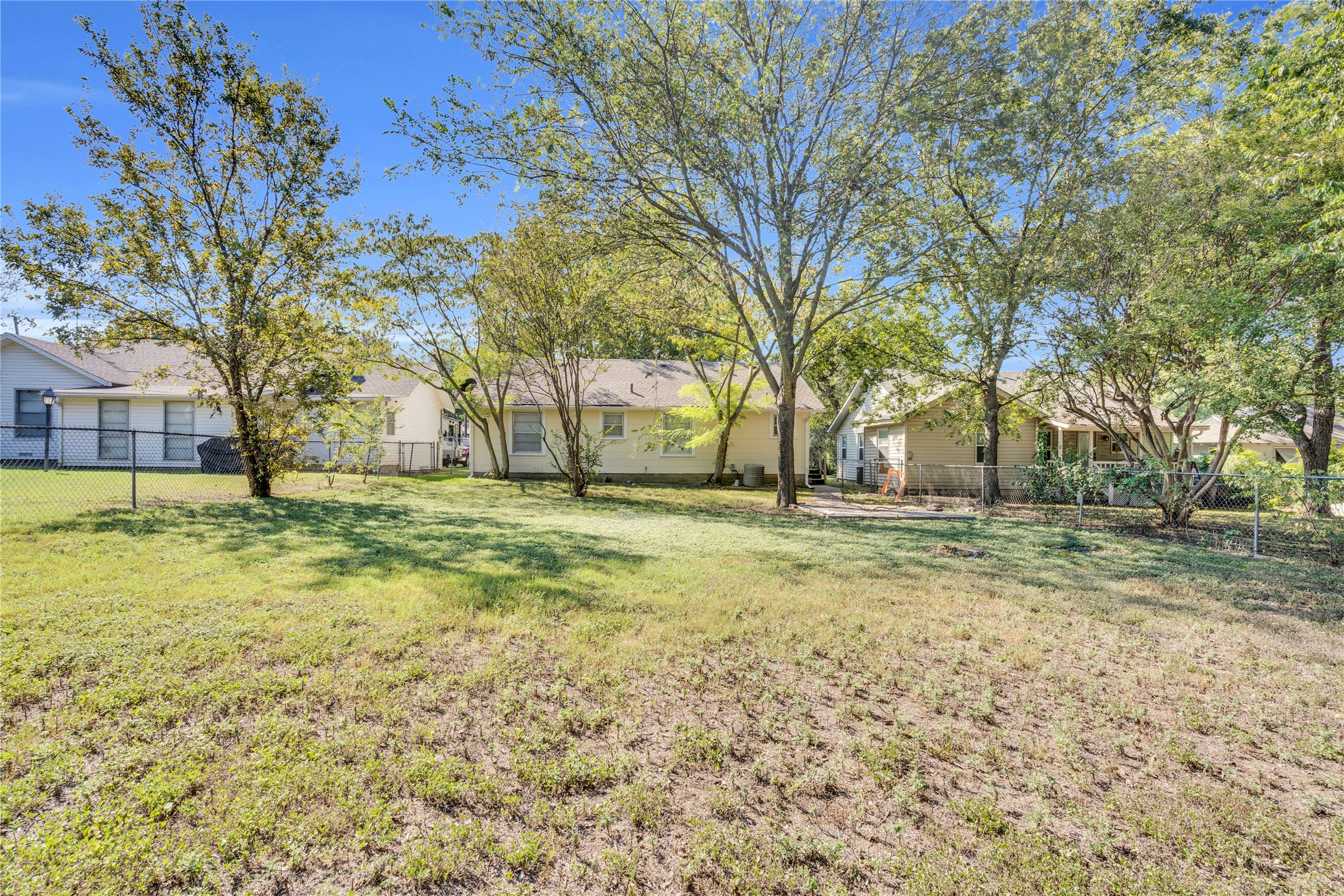 1033 E Elm Street Hillsboro TX 76645