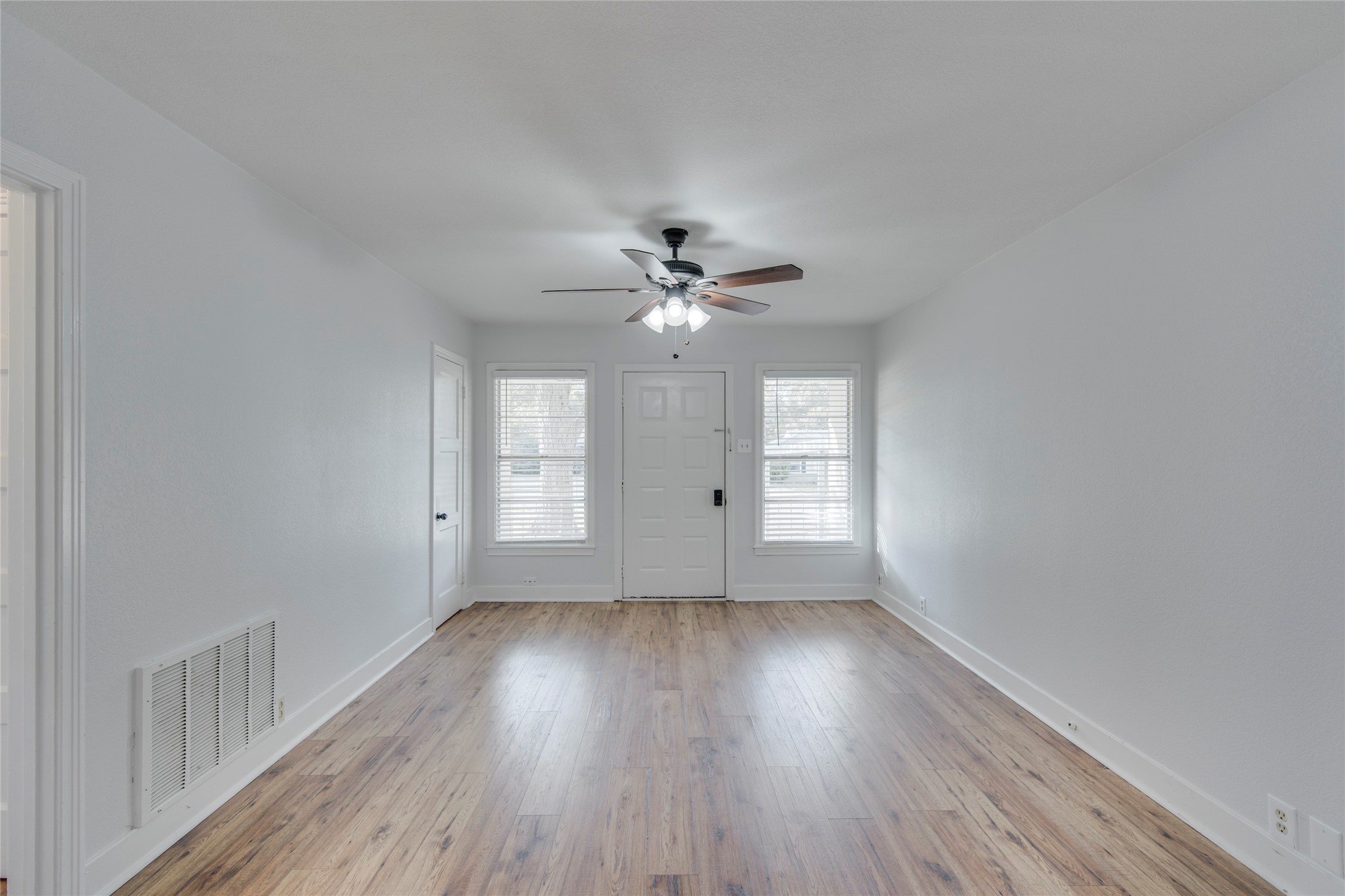 1033 E Elm Street Hillsboro TX 76645