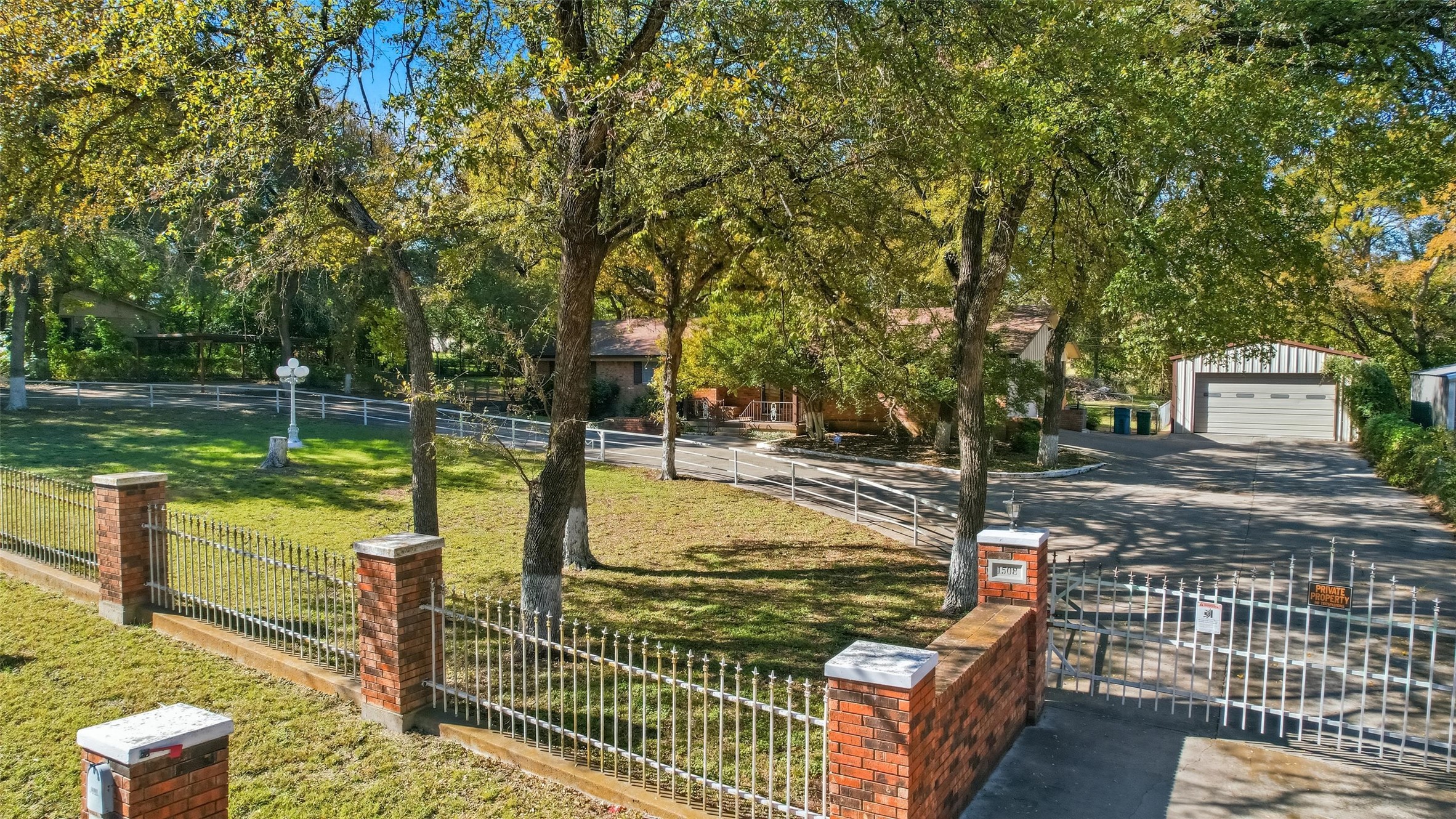 1508 Red Oak Circle Azle TX 76020