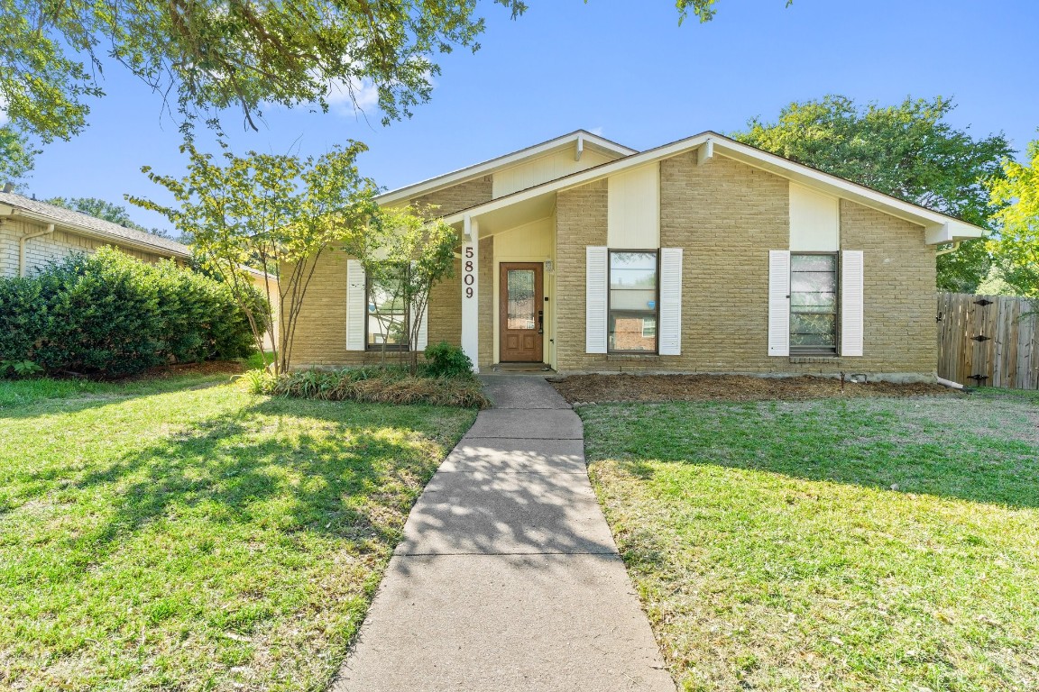 5809 Christie Lane Garland TX 75044