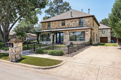 221 N Lucas Drive Grapevine TX 76051