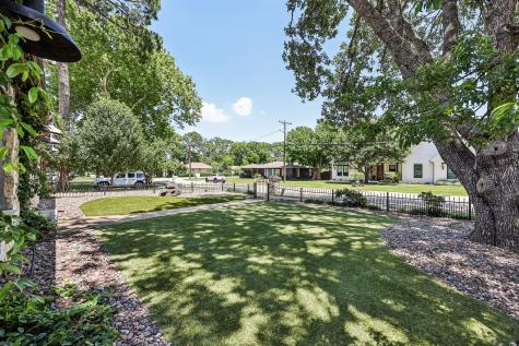 221 N Lucas Drive Grapevine TX 76051